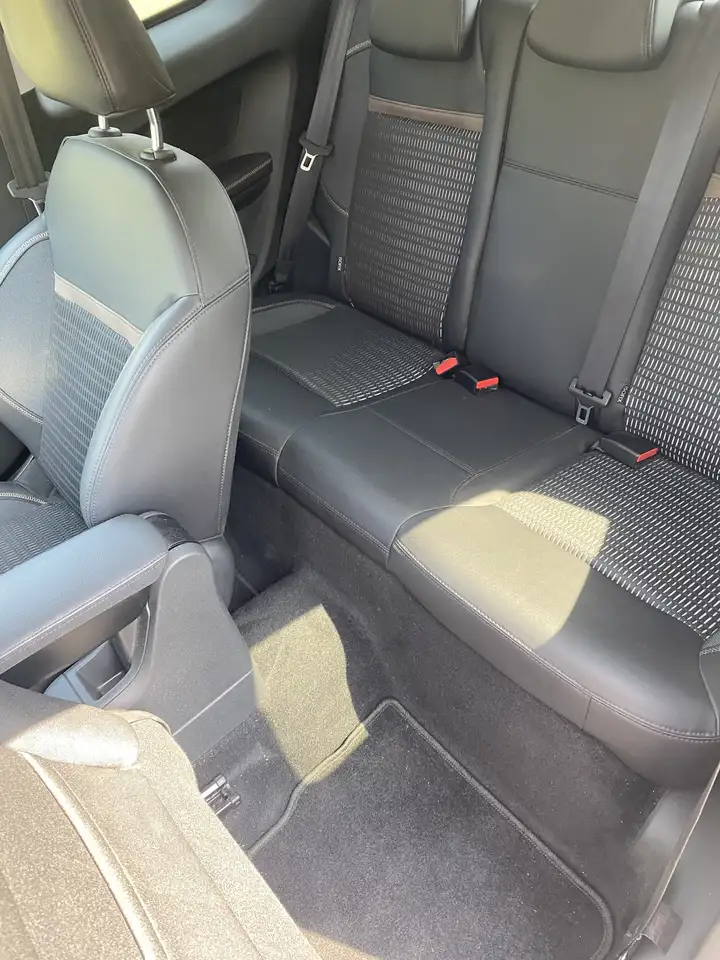 Peugeot 208 208 — photo 11
