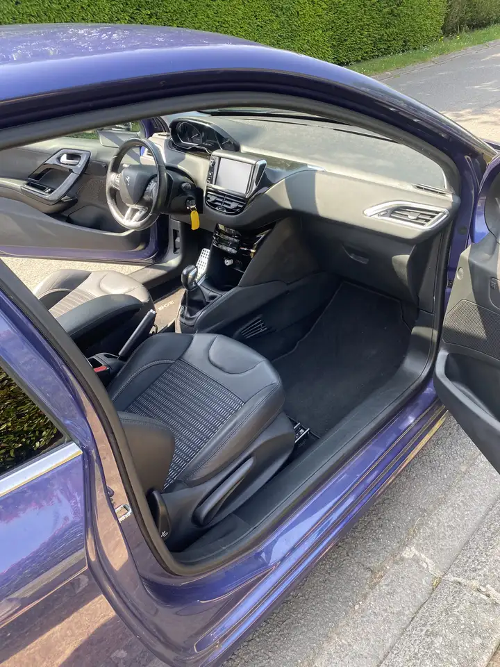 Peugeot 208 208 — photo 9