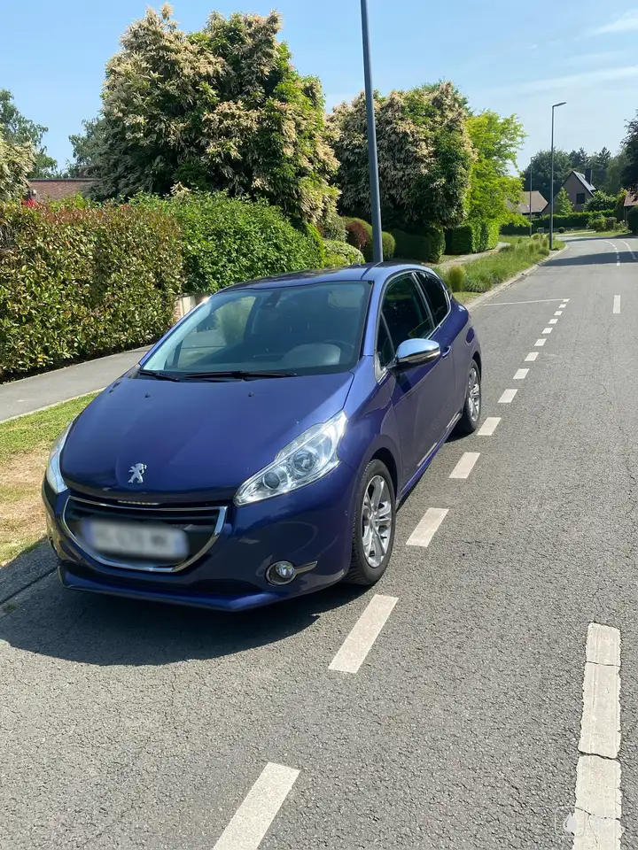 Peugeot 208 1.6 VTi 120ch BVM5 Allure