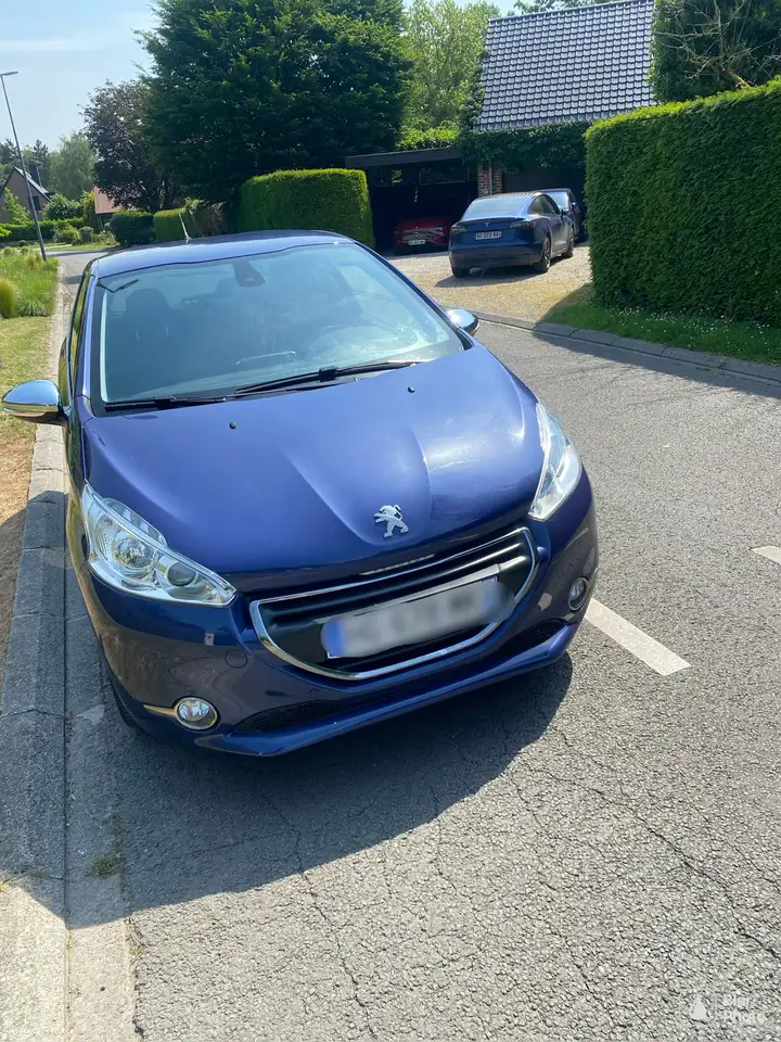 Peugeot 208 208 — photo 2