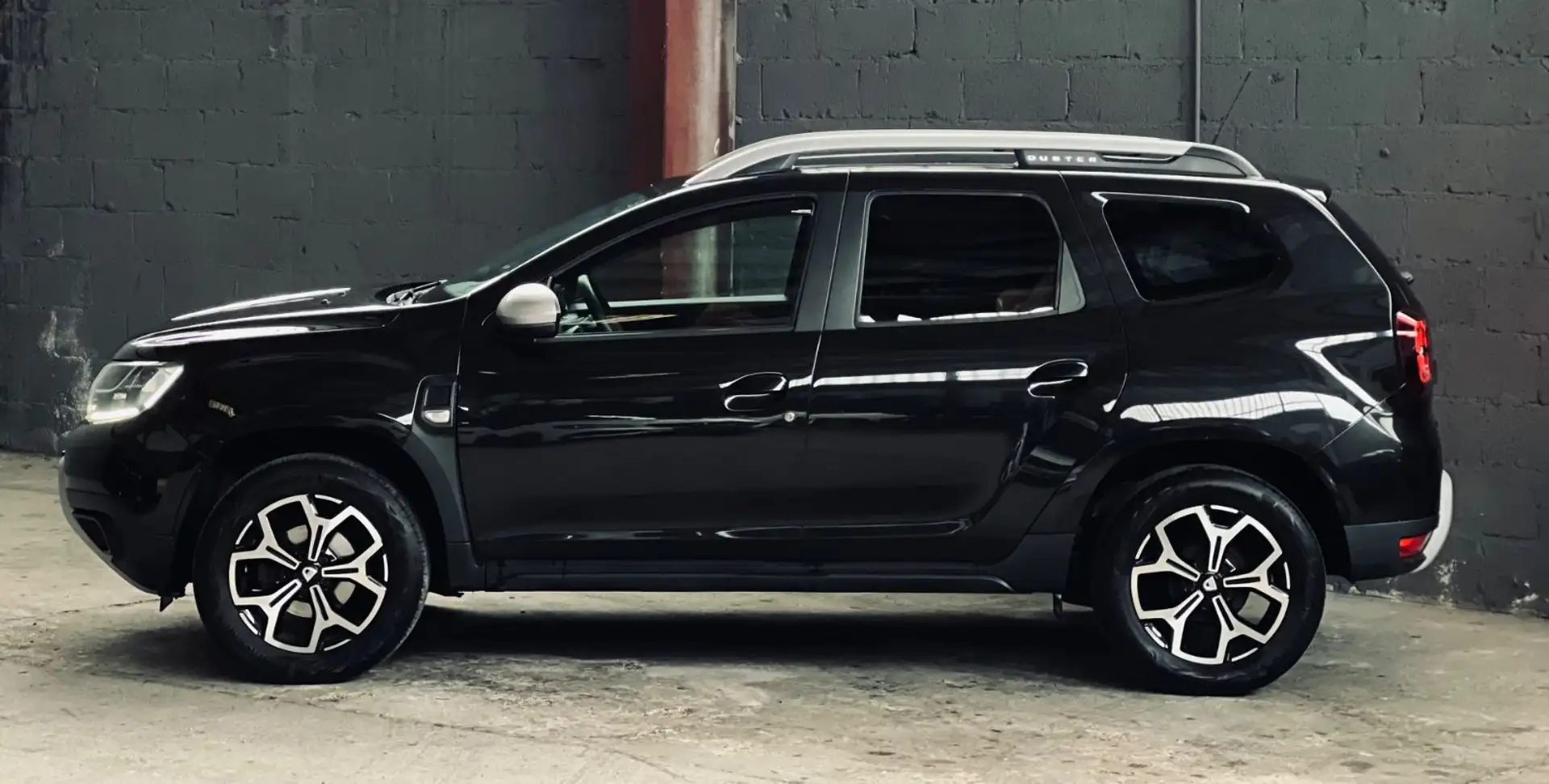 Dacia Duster II Prestige LPG Navi SHZ Leder 1. Hand Schwarz - 2