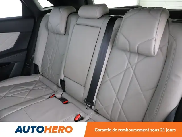 DS Automobiles DS 7 Crossback view 14