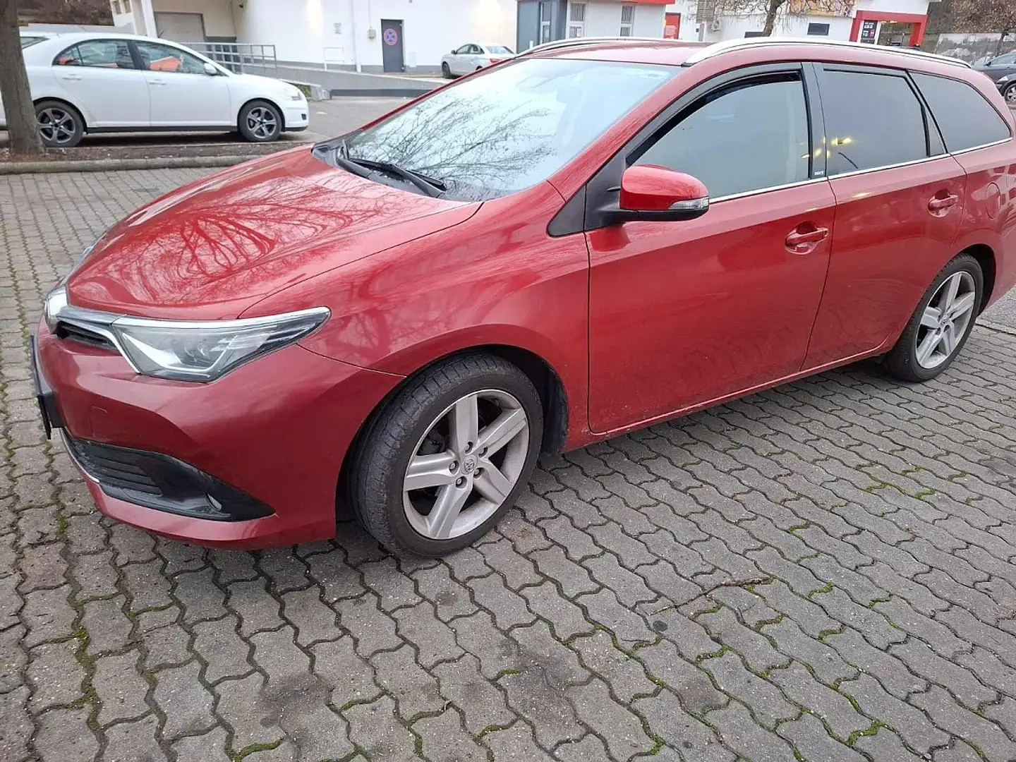 Toyota Auris TS 1,2 Turbo Lounge MDS Aut. Rot - 1