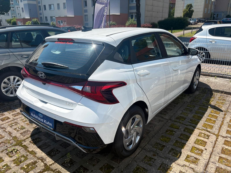 Hyundai i20 5J.Garantie,Navi,Kamera,WP,Tempom.Klima — photo 3