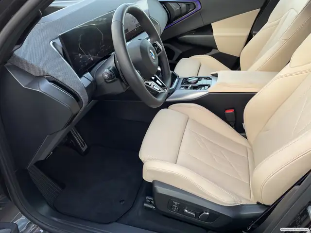 BMW X3 view 10