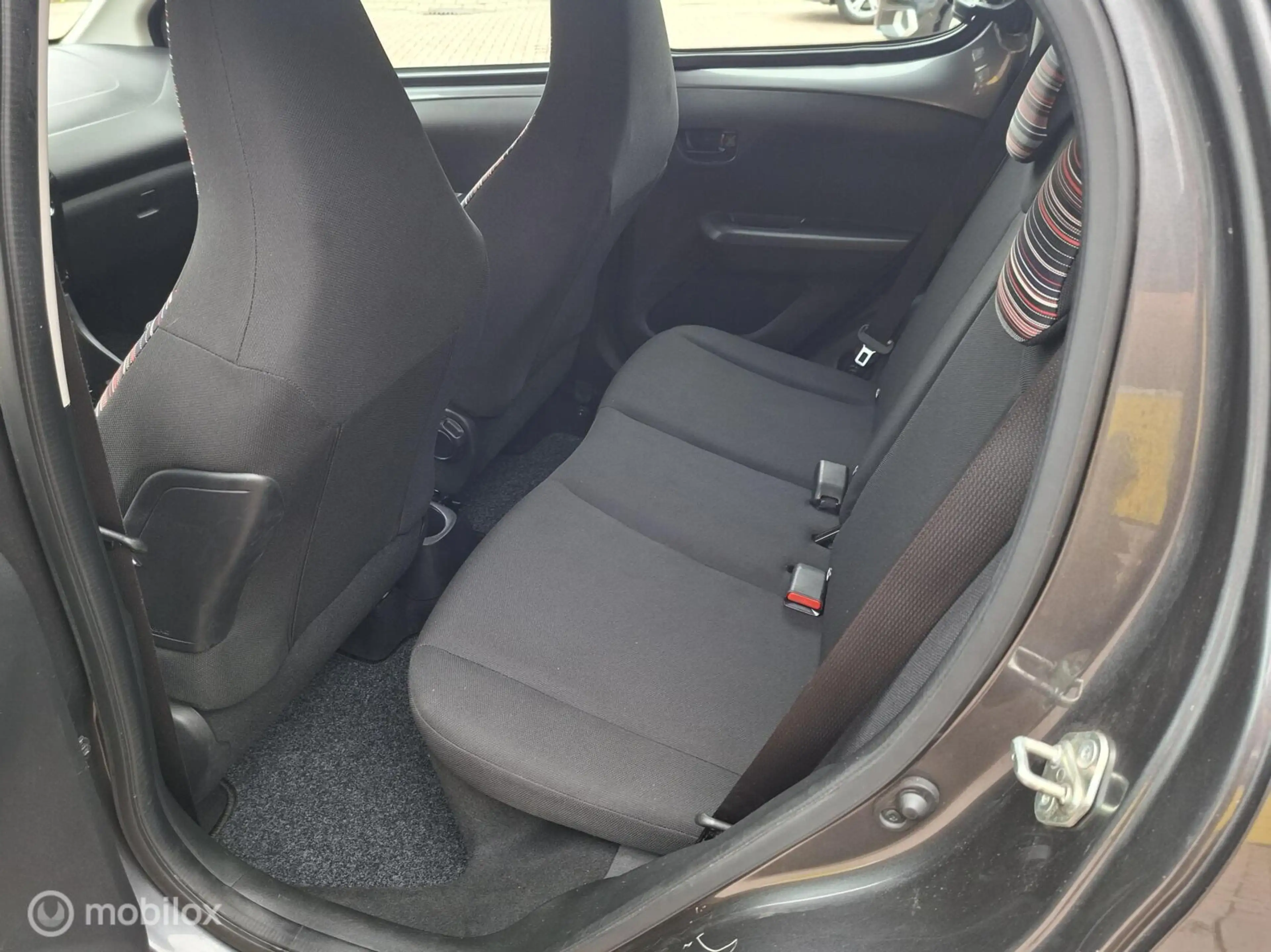 Citroen C1 1.0 VTi Shine — photo 11