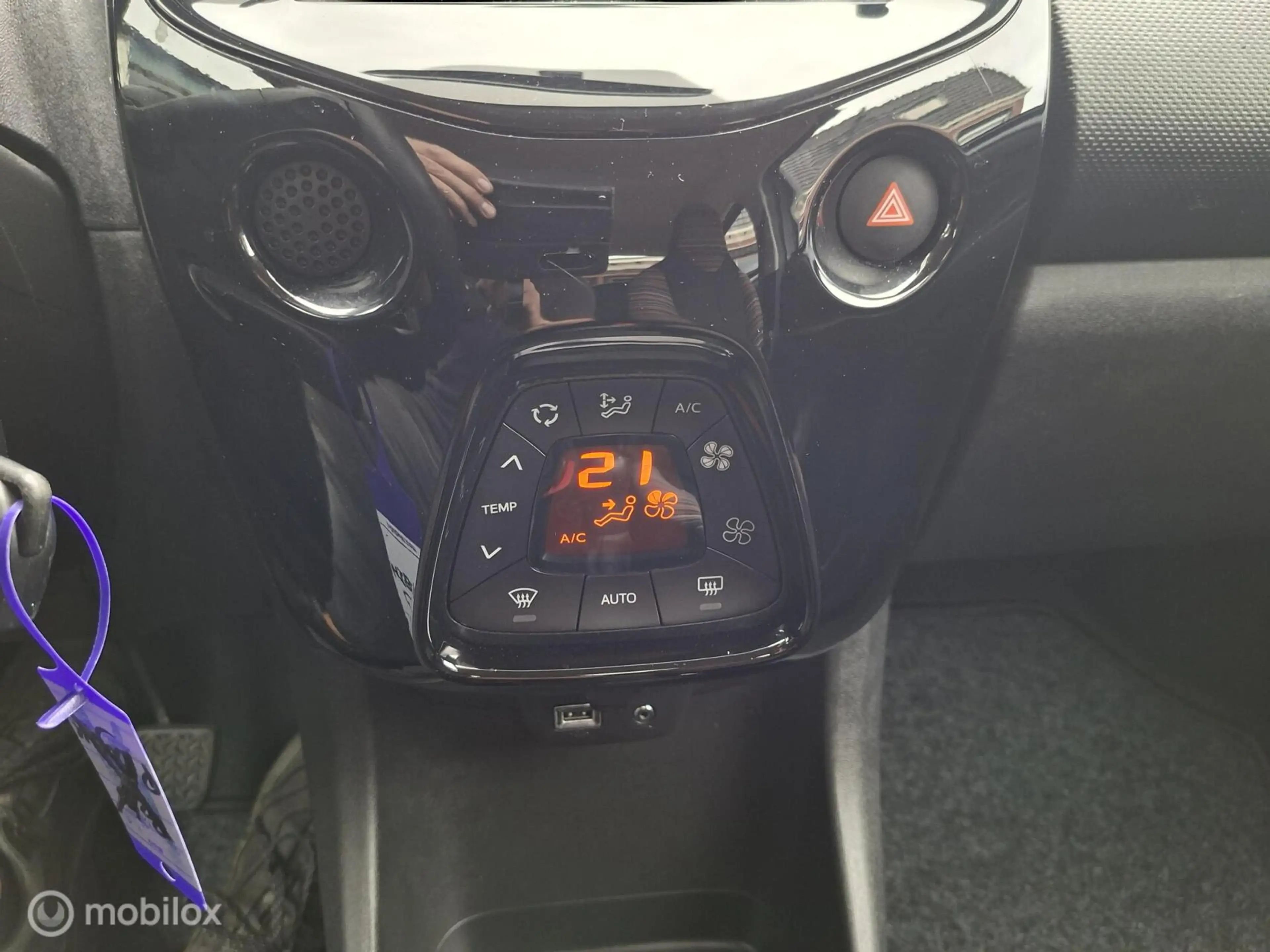 Citroen C1 1.0 VTi Shine — photo 20