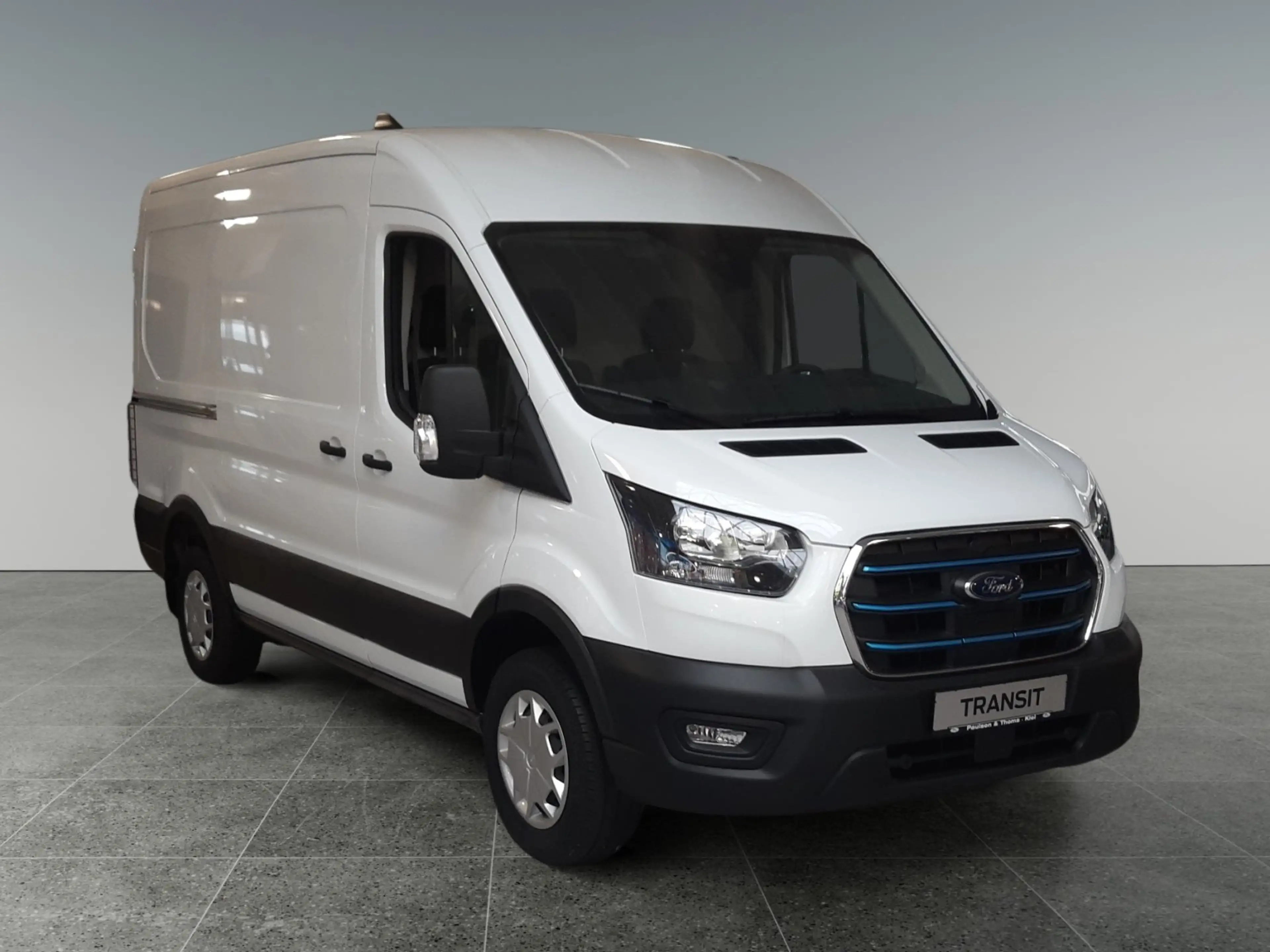 Ford E-Transit 350L2H2 Trend — photo 8