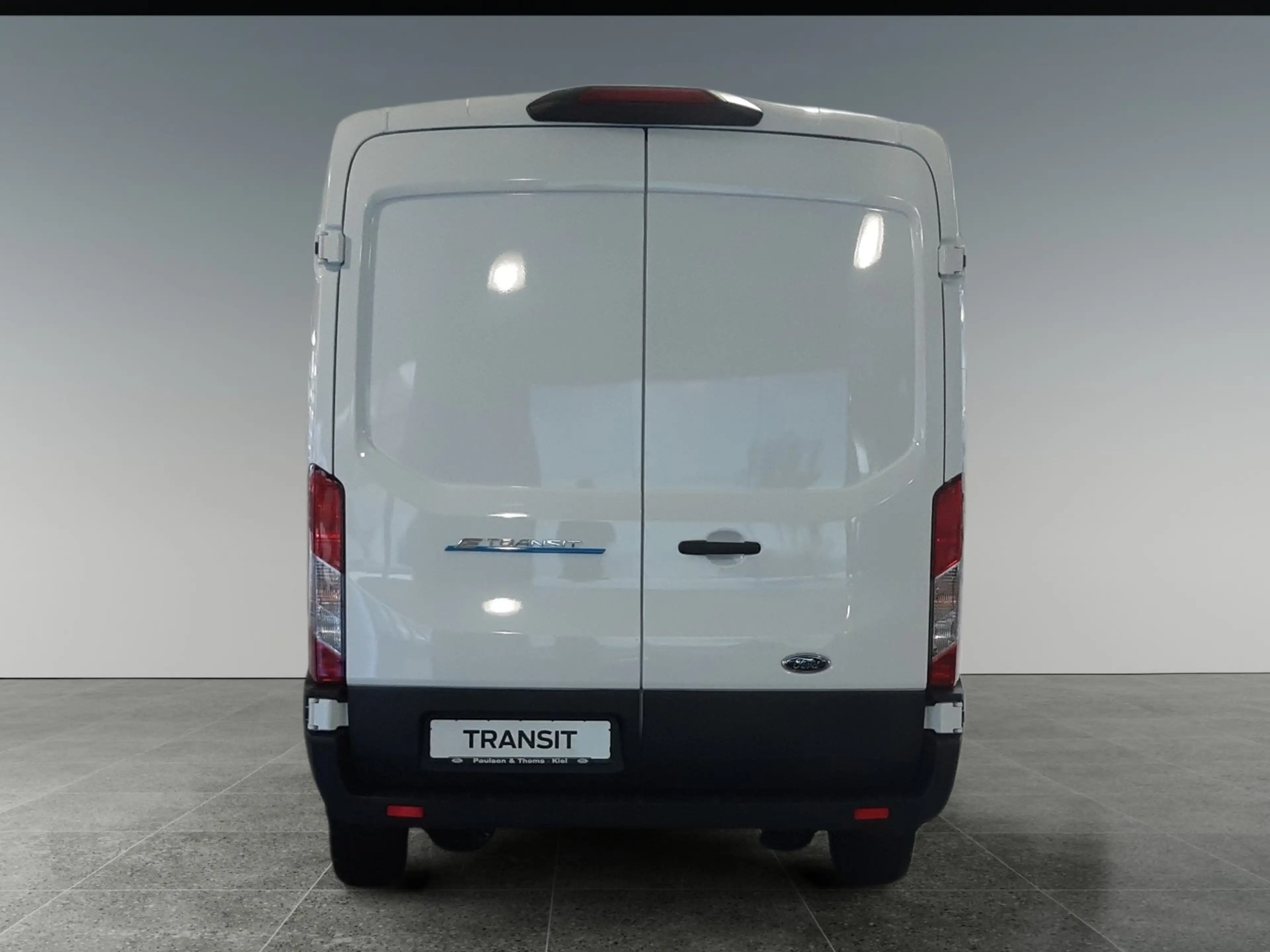 Ford E-Transit 350L2H2 Trend — photo 5