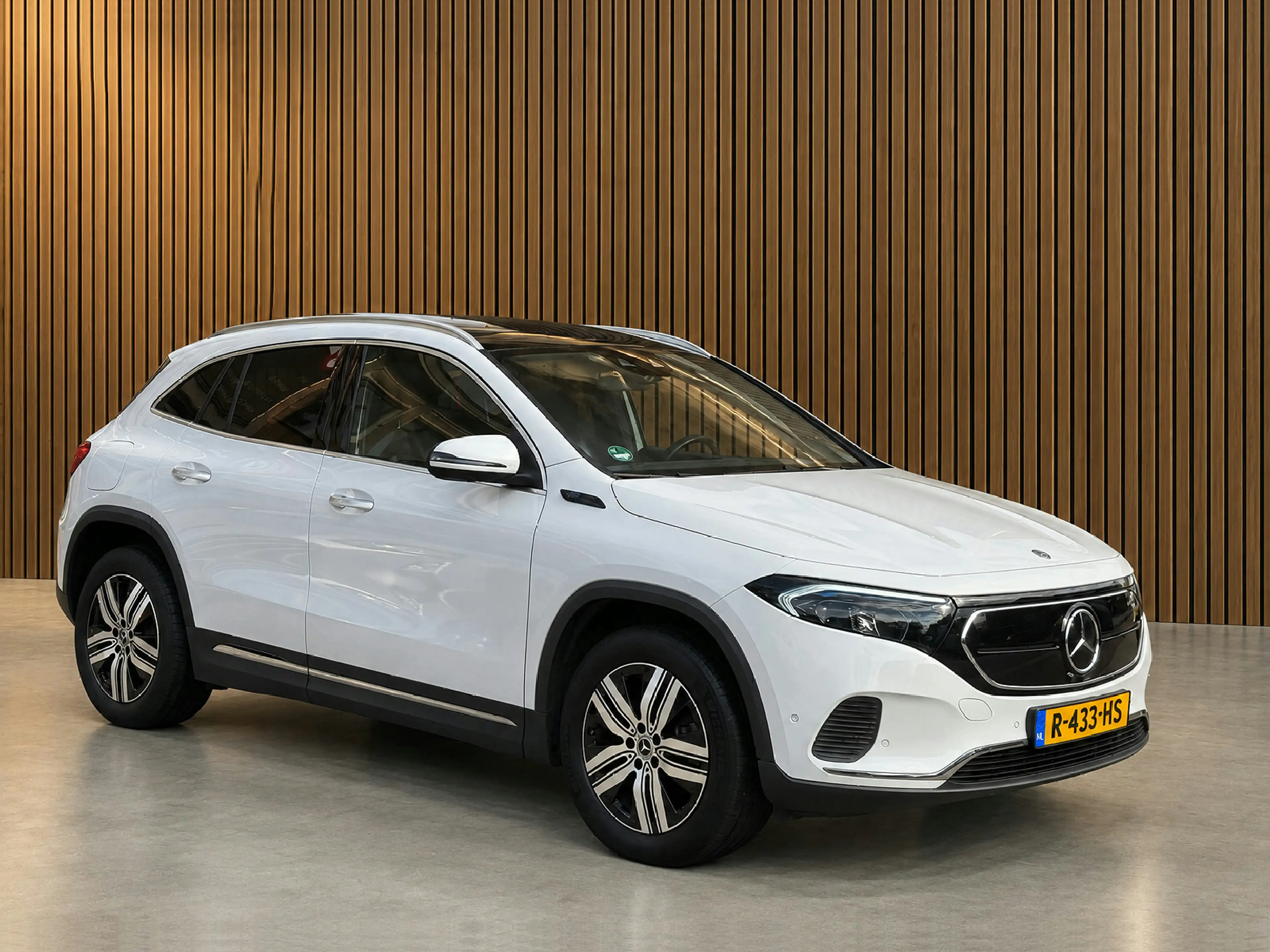 Mercedes-Benz EQA 250 Luxury Line 67 kWh Burmester | 360 camera | Leder — photo 13