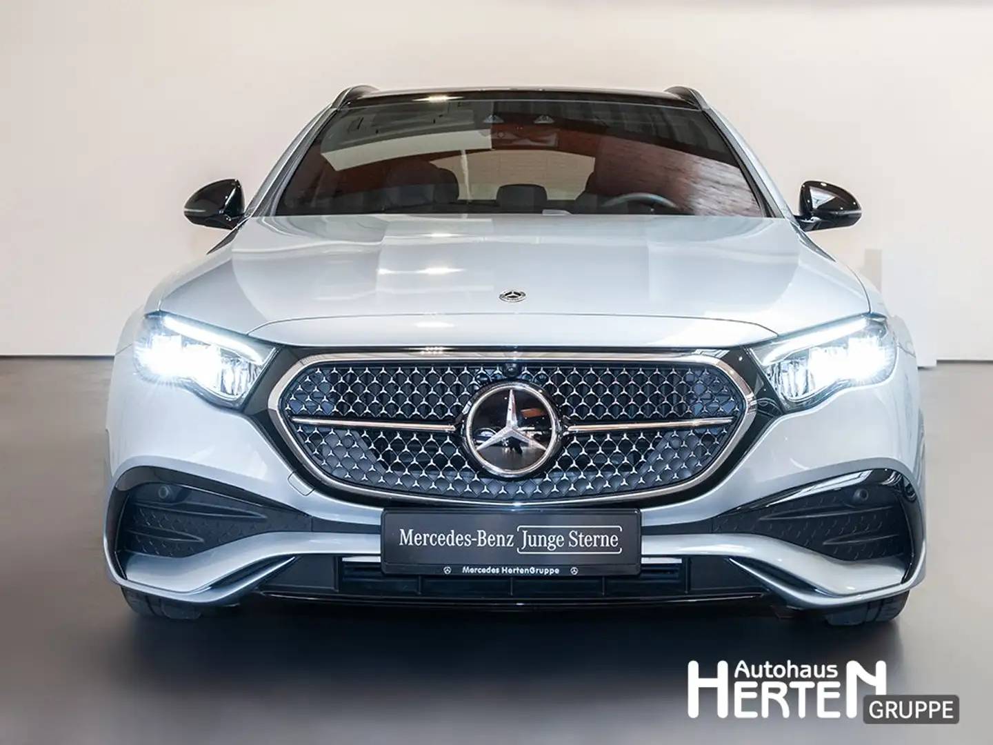 Mercedes-Benz E 300 T de 4M+AMG+NIGHT+PANORAMA-D+AHK+DISTRONIC Grau - 2