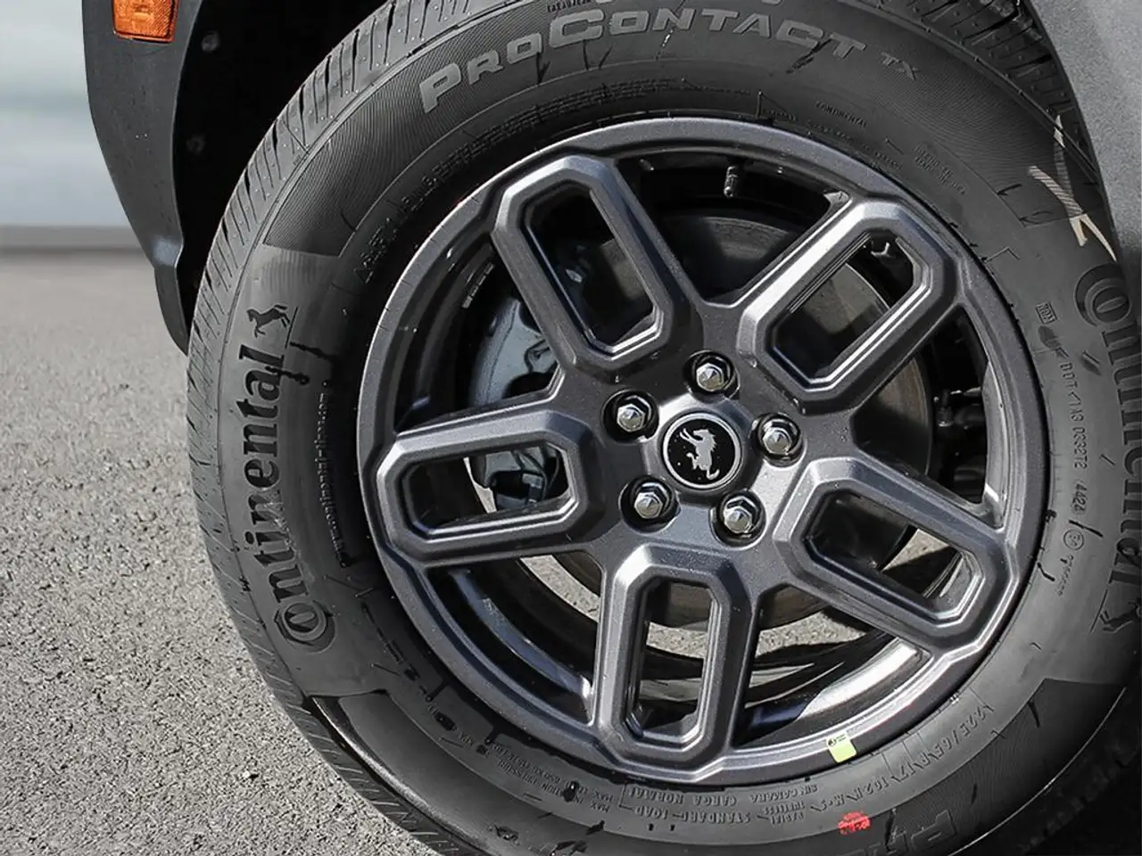 Ford Bronco Sport photo Ford Bronco Sport