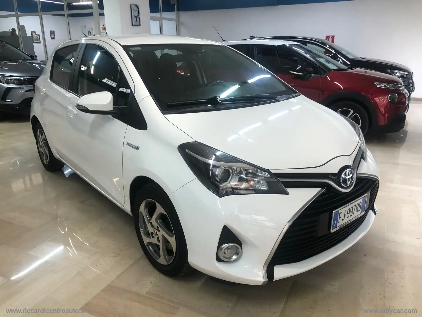 Toyota Yaris 1.5 Hybrid 5p. Active Weiß - 1