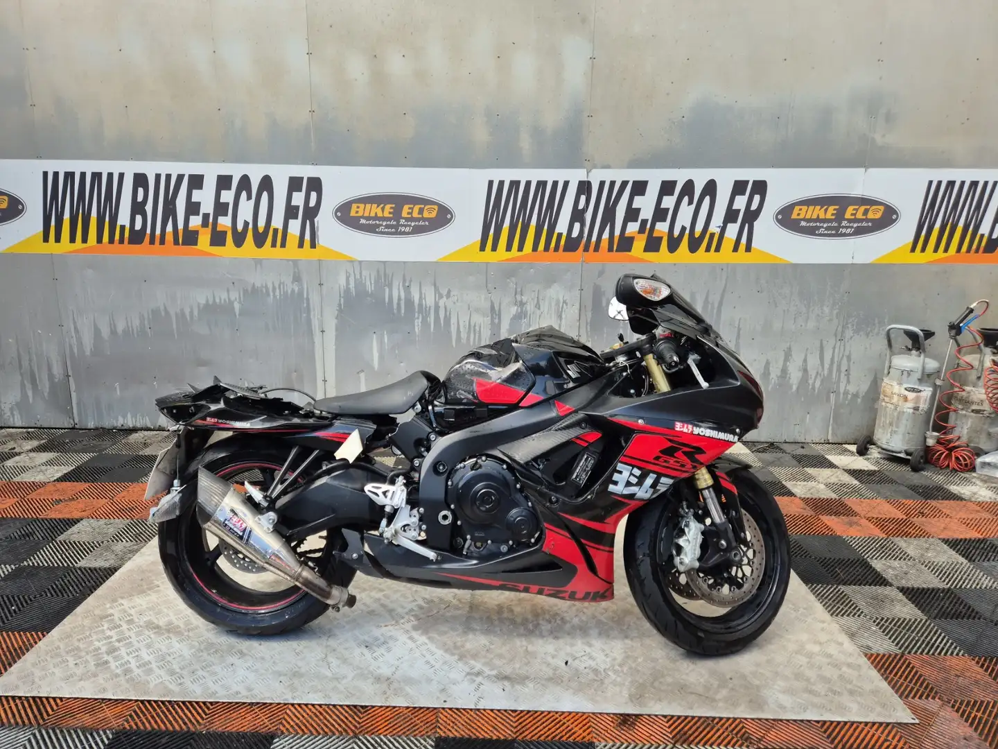 Suzuki GSX-R 750 Schwarz - 1