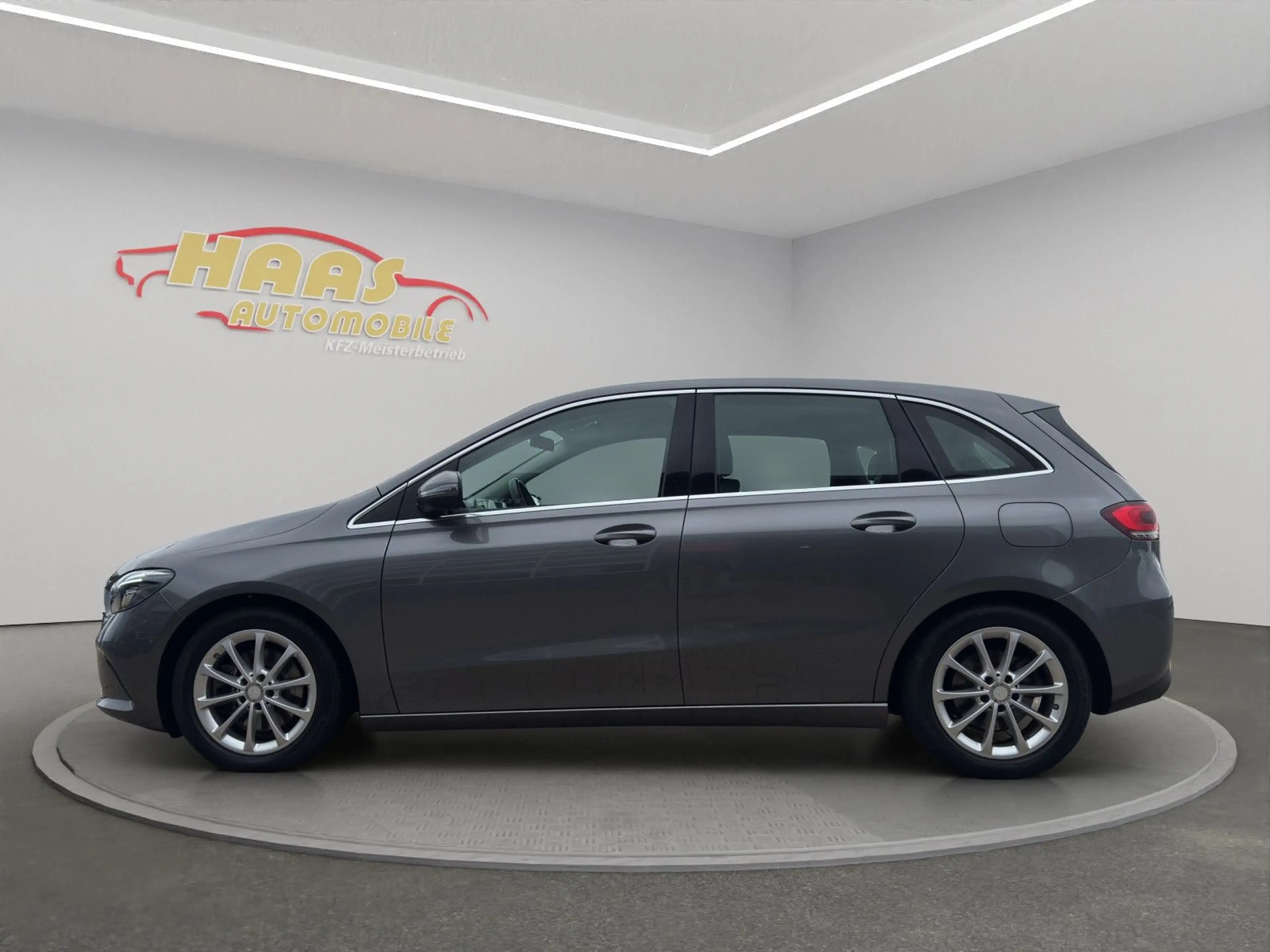 Mercedes-Benz B 220 4Matic*LED*Navi*Dig Tacho*Tempomat*Kamera* — photo 8