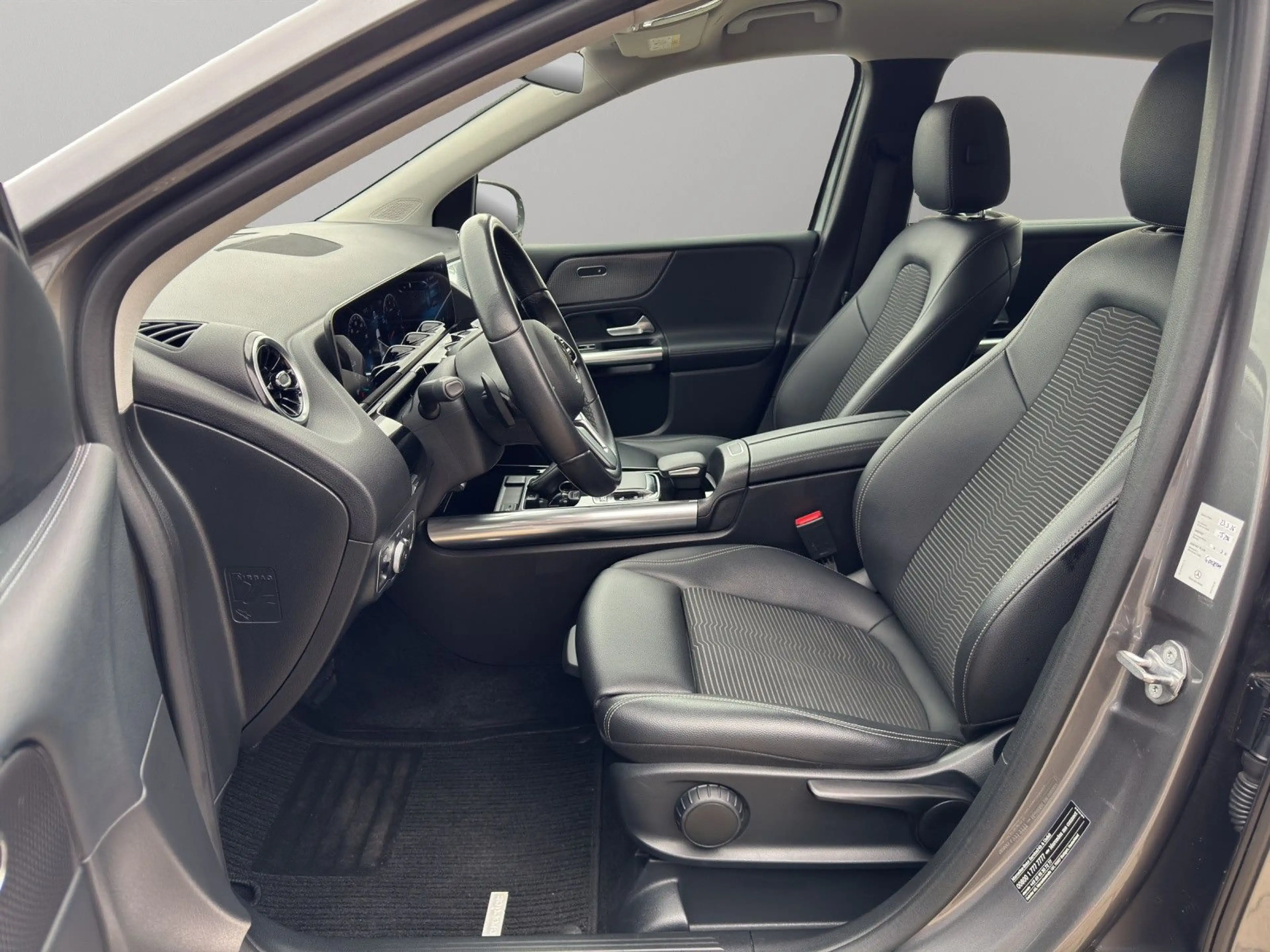 Mercedes-Benz B 220 4Matic*LED*Navi*Dig Tacho*Tempomat*Kamera* — photo 9