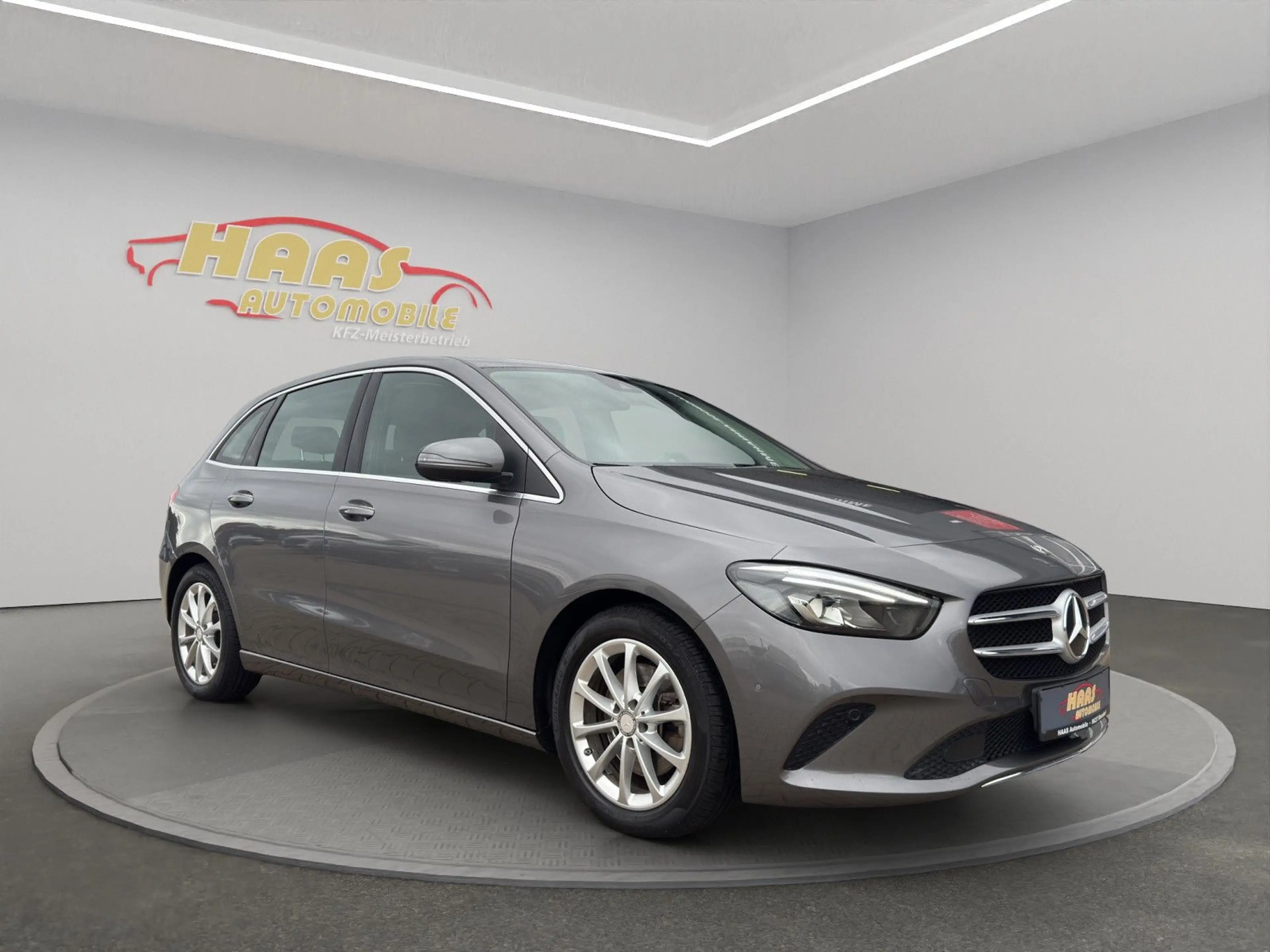 Mercedes-Benz B 220 4Matic*LED*Navi*Dig Tacho*Tempomat*Kamera* — photo 3