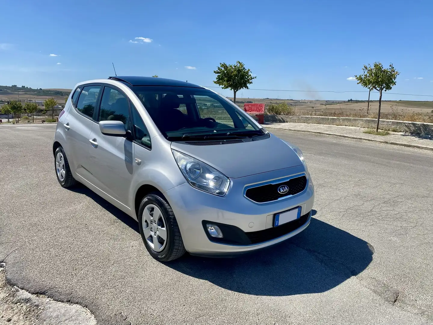 Kia Venga 1.4 cvvt Active c/t.panoramico s/CL,sen.par. Grigio - 2