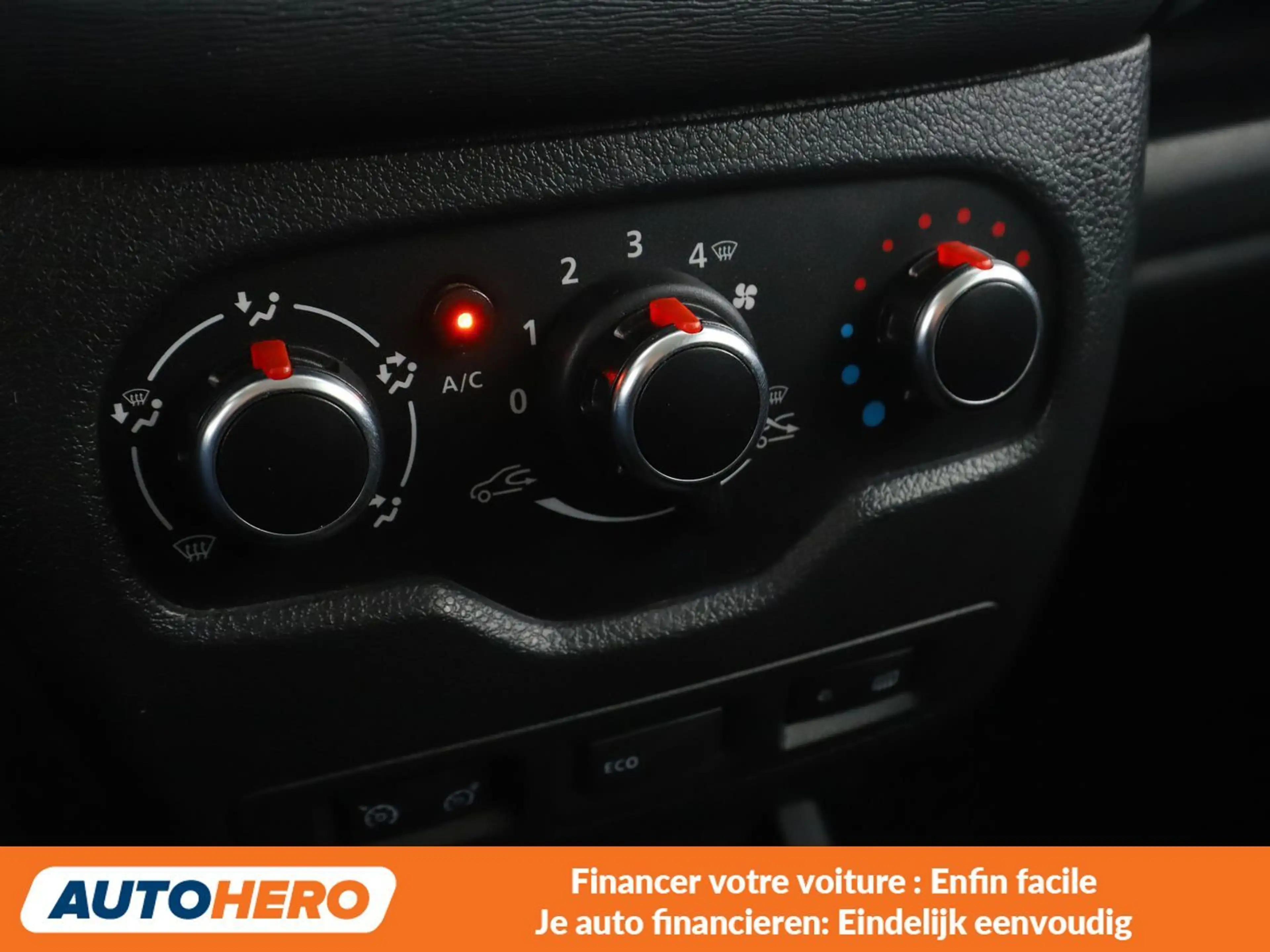Dacia Lodgy 1.6 SCe Comfort — photo 9