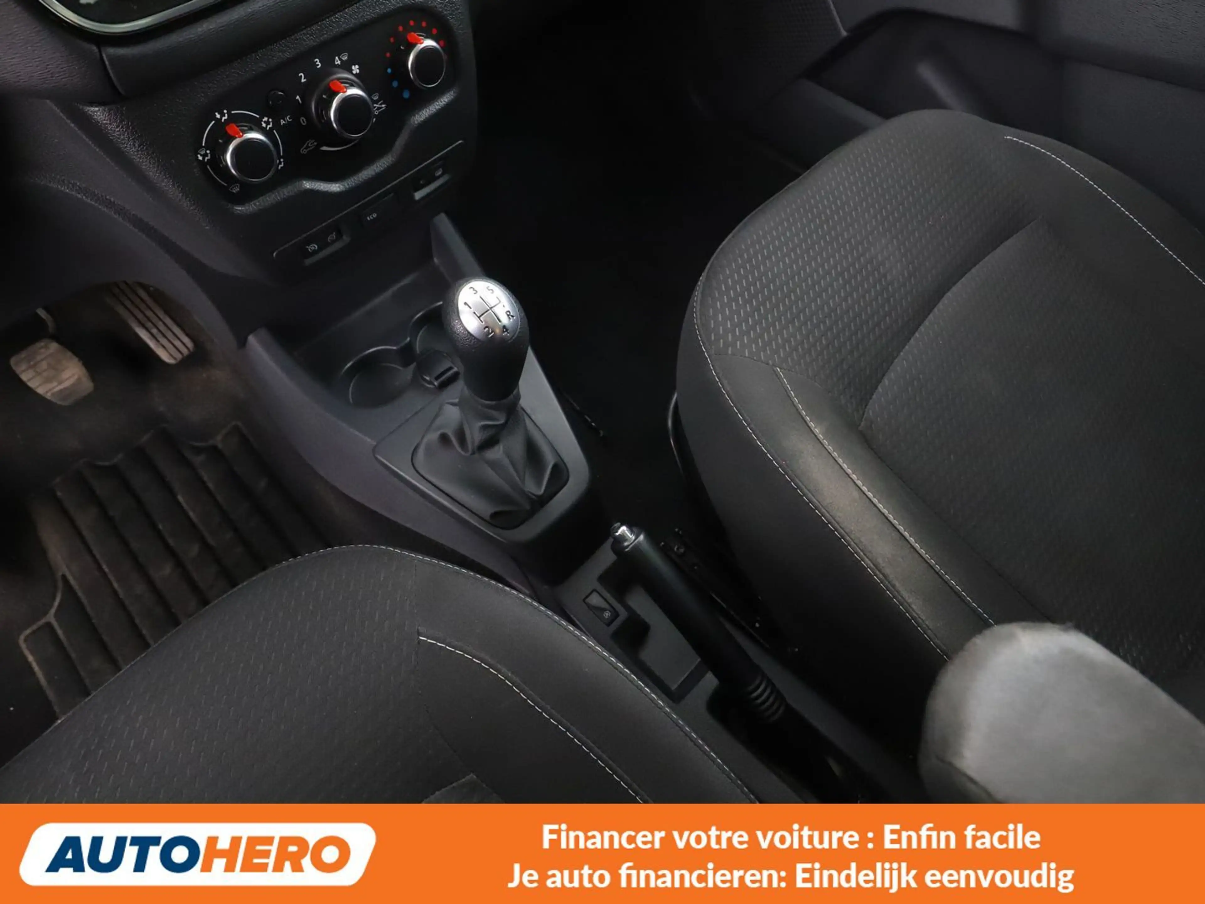 Dacia Lodgy 1.6 SCe Comfort — photo 14