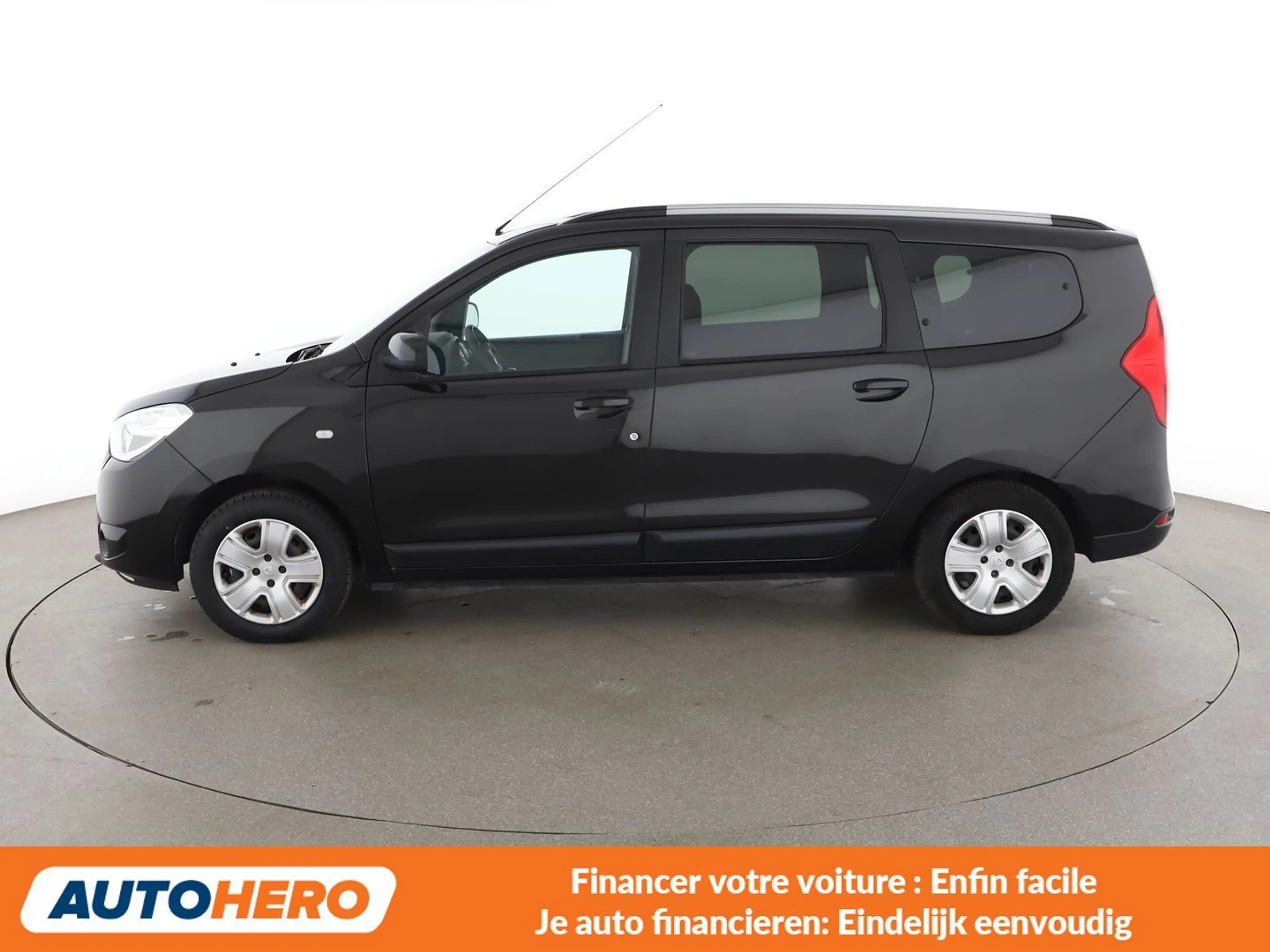 Dacia Lodgy 1.6 SCe Comfort — photo 3
