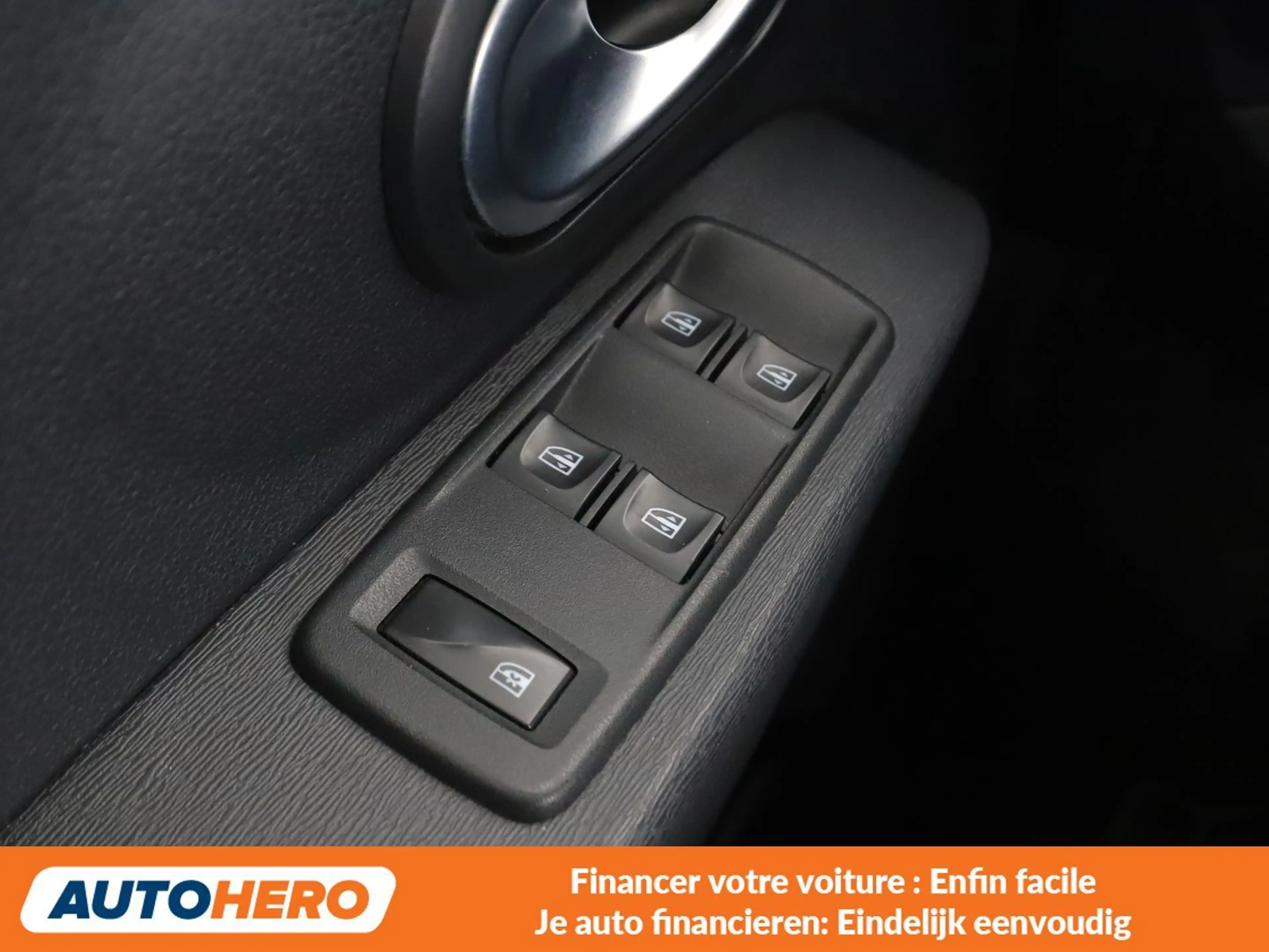 Dacia Lodgy 1.6 SCe Comfort — photo 13