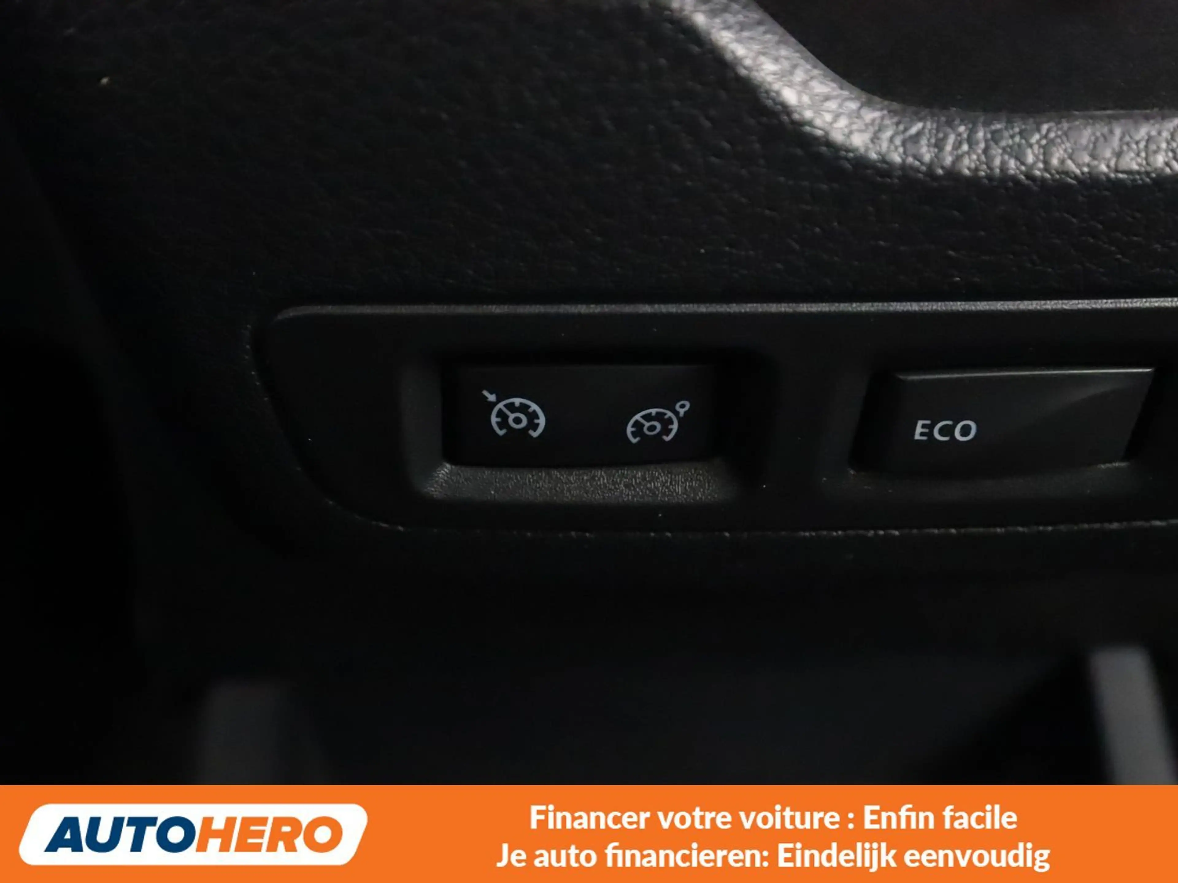 Dacia Lodgy 1.6 SCe Comfort — photo 10