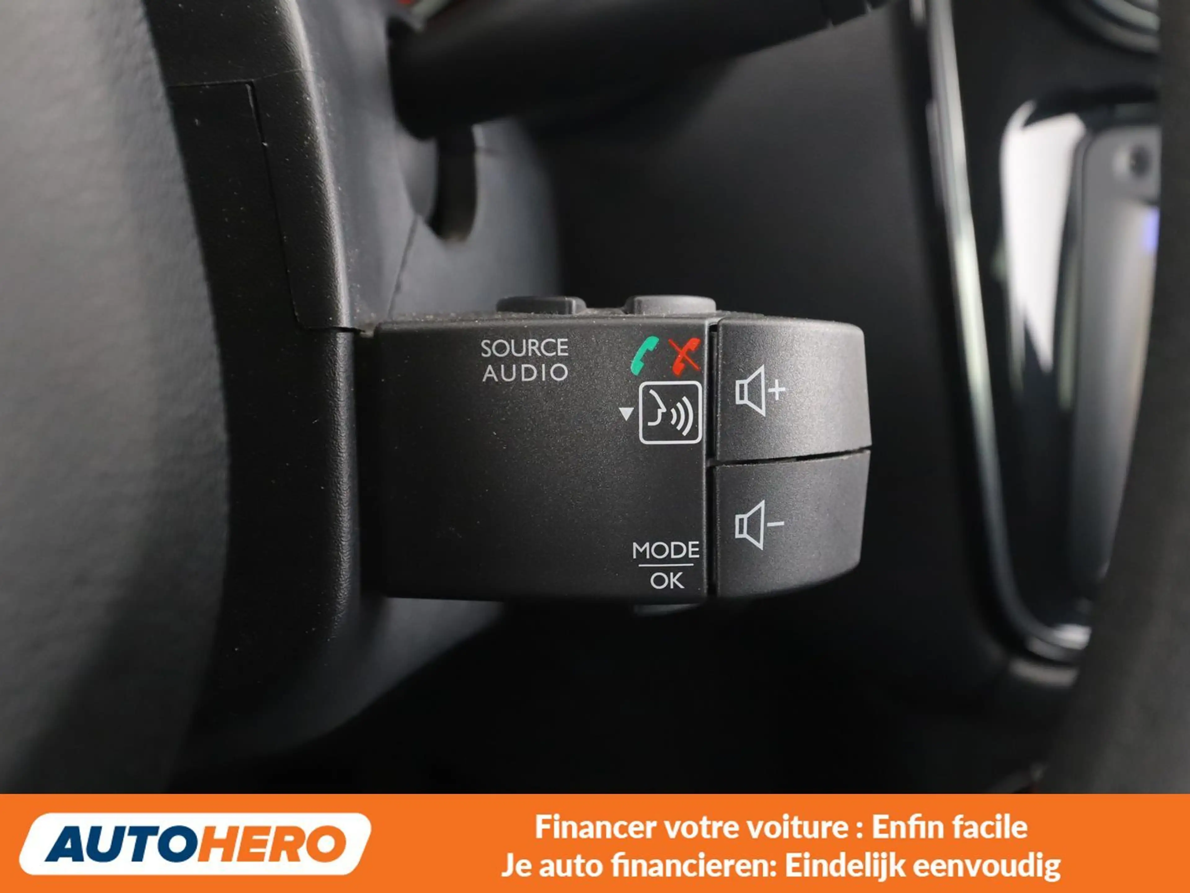 Dacia Lodgy 1.6 SCe Comfort — photo 11