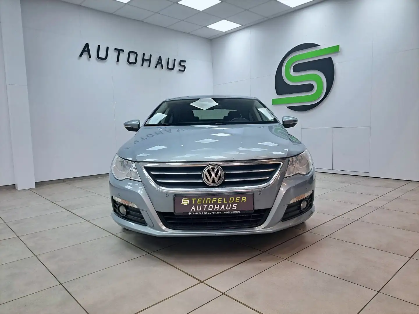 Volkswagen Passat CC 2.0 TDI / NAVI / SHZ / TEMPOMAT Grau - 2