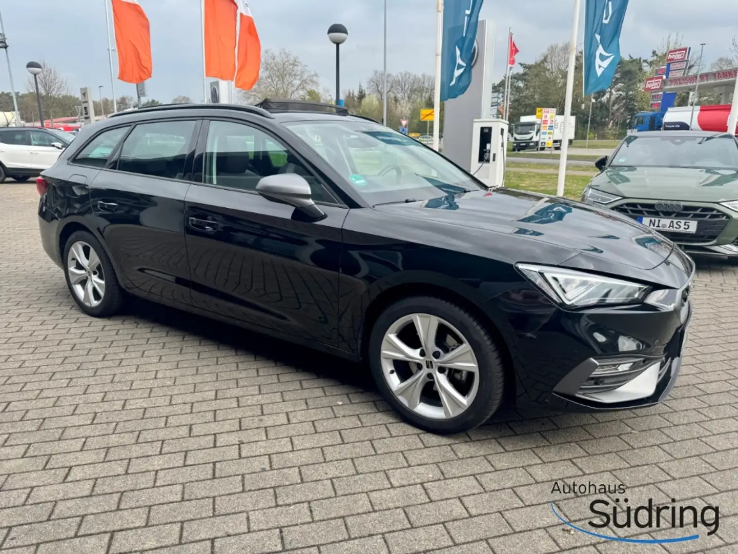 SEAT Leon Sportstourer 1,5eTSI FR DSG *Facelift* Rfk. Schwarz - 2