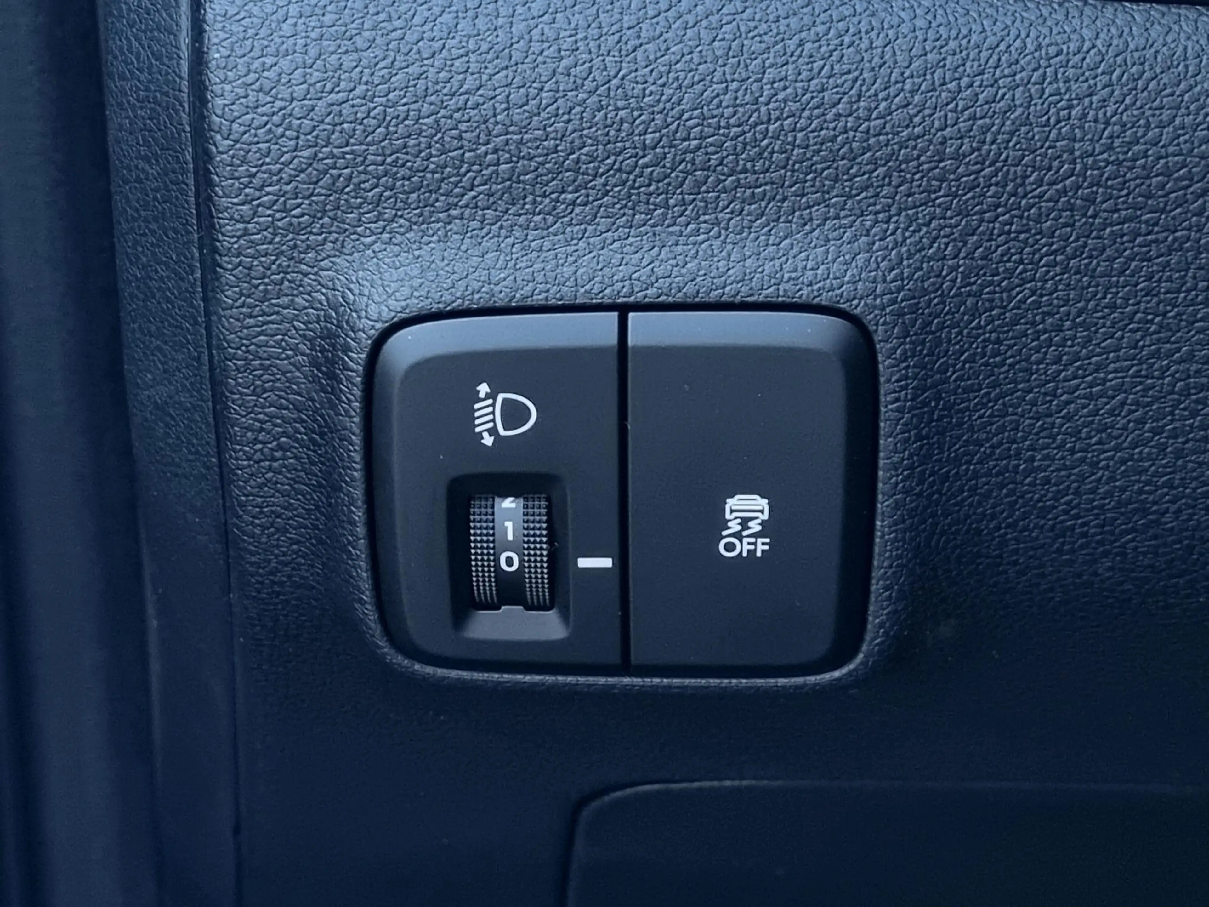 Hyundai i10 1.0 Comfort / Navigatie / Apple & Android carplay — photo 23