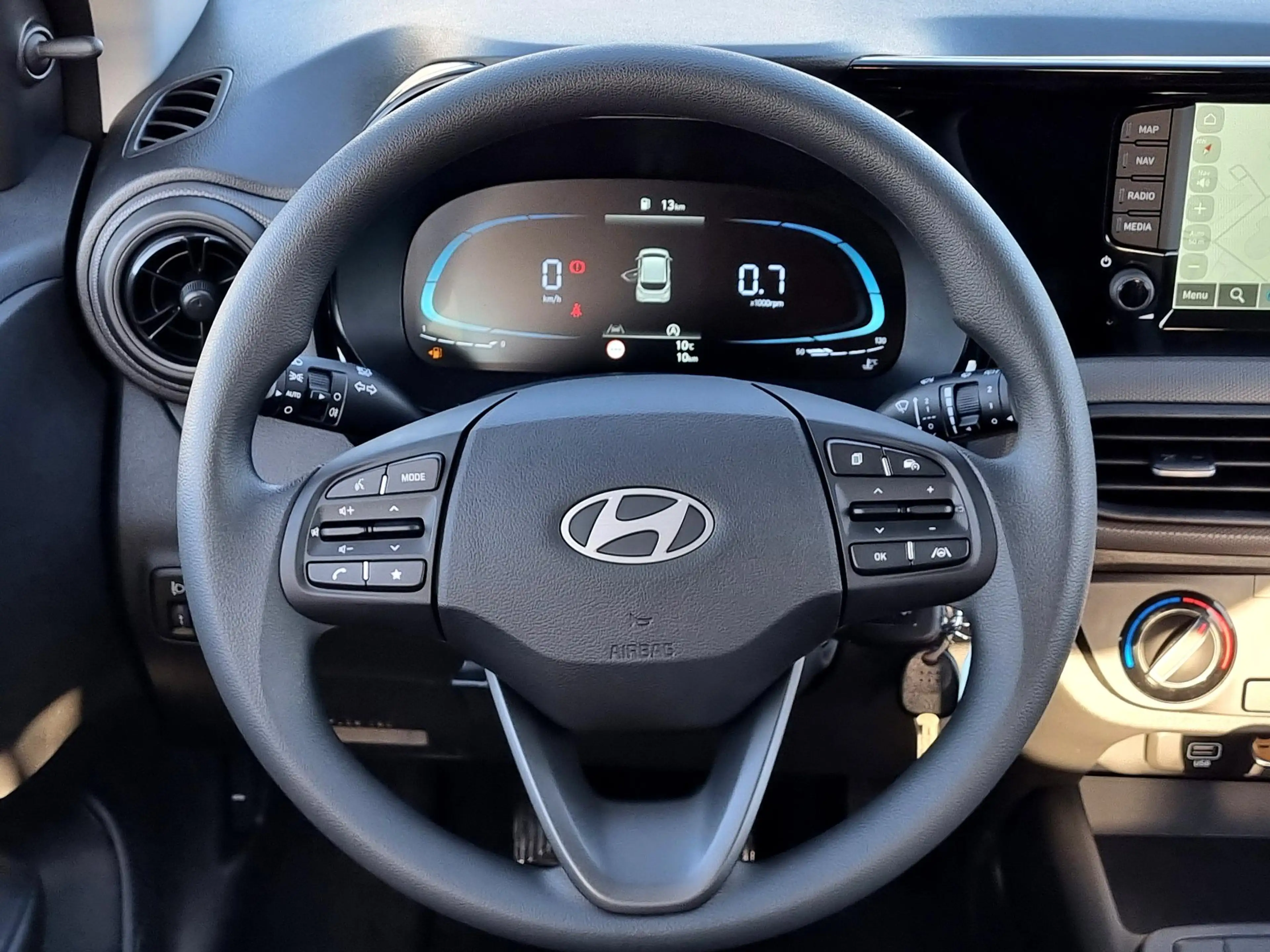 Hyundai i10 1.0 Comfort / Navigatie / Apple & Android carplay — photo 18