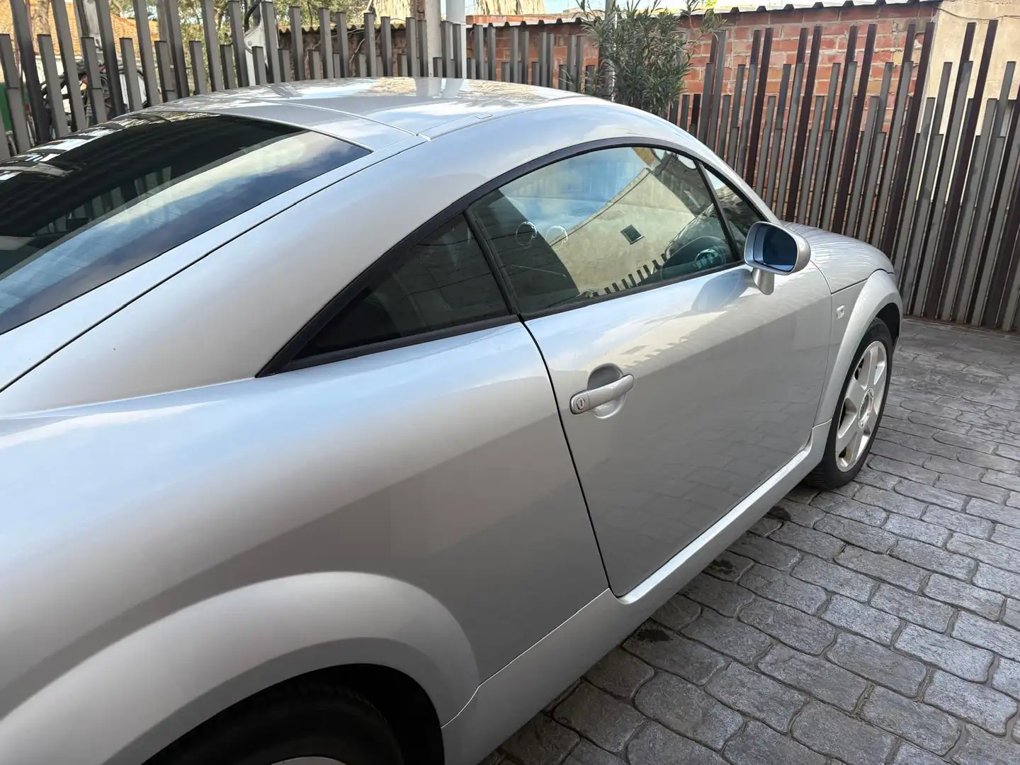 Audi TT TT Coupé 1.8T 180 Plateado - 2