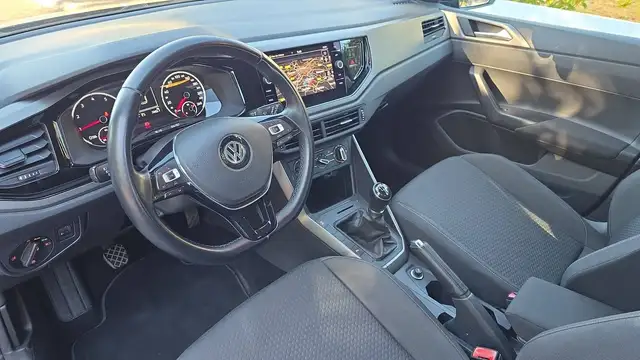 Volkswagen Polo view 8