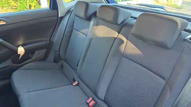 Volkswagen Polo view 9