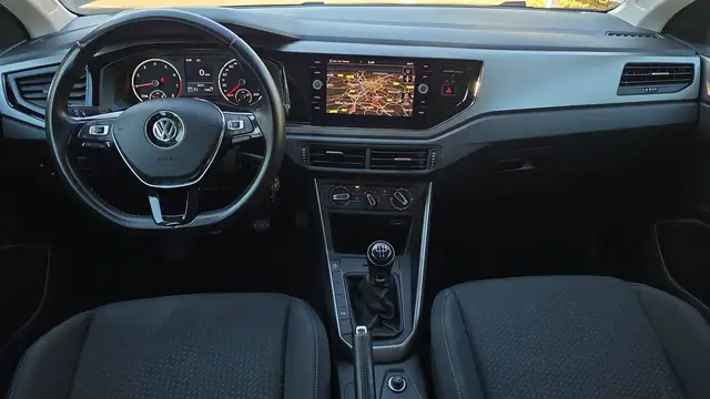 Volkswagen Polo view 11