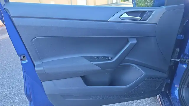 Volkswagen Polo view 7