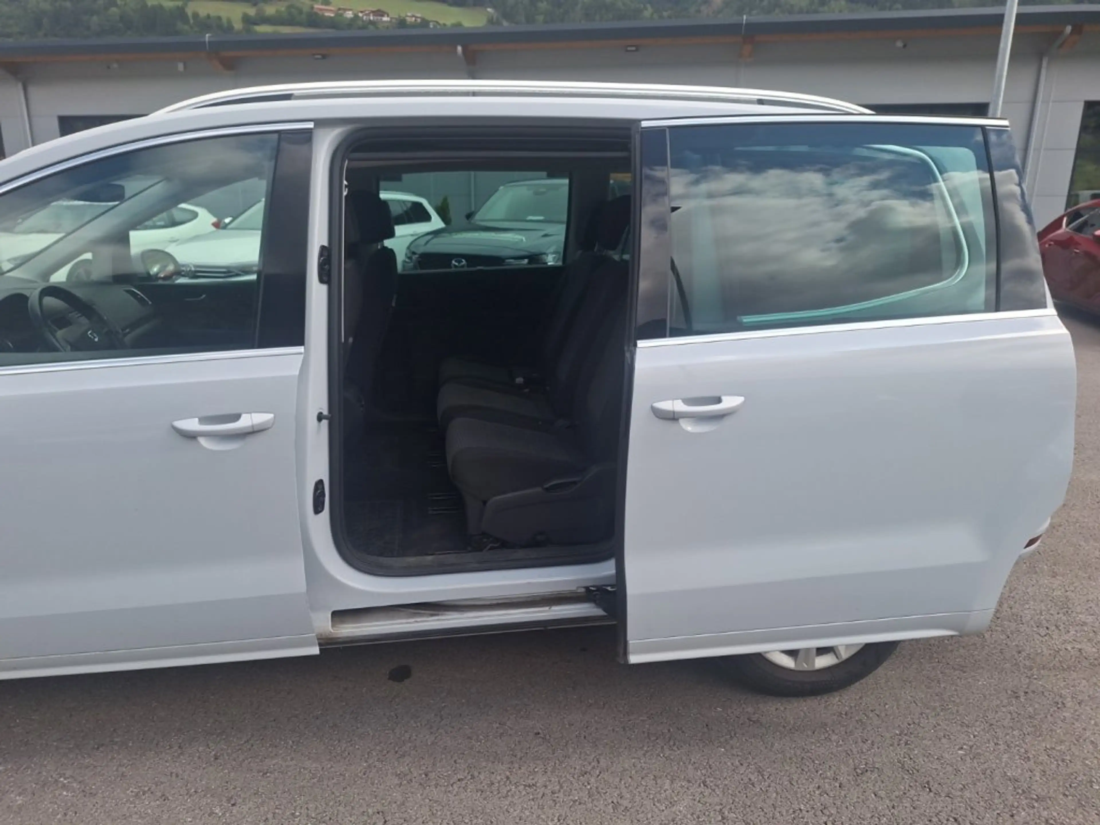 SEAT Alhambra Diesel Buisness 2,0TDI 7Sitze — photo 2