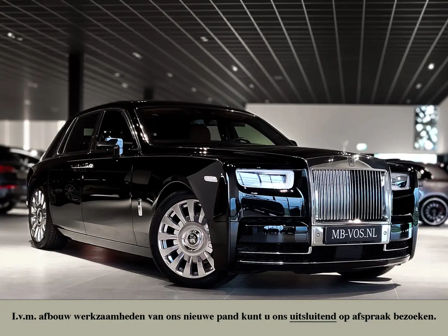 Rolls-Royce Phantom VIII 6.7 V12 Starlight|Coachline|Entertainment|Pic Černá - 1