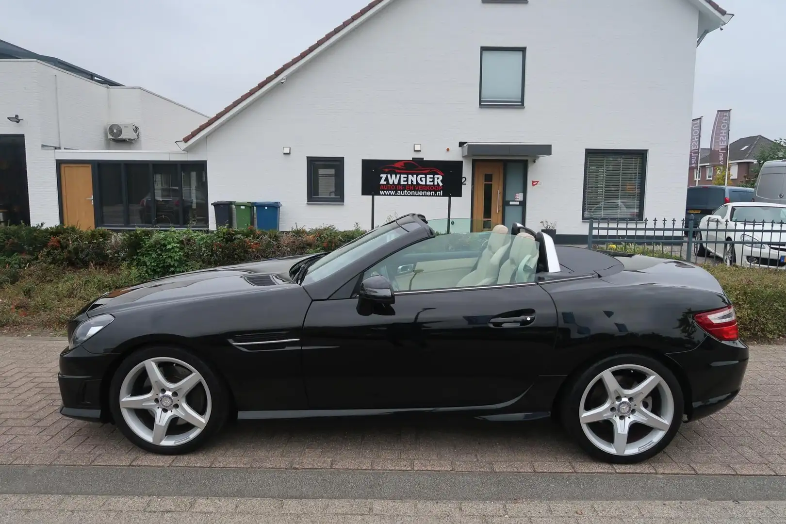 Mercedes-Benz SLK 200 Aut AMG NAVIGATIE|PDC|BLUETOOTH|AIRCO|LED|AIRSCARF Noir - 2