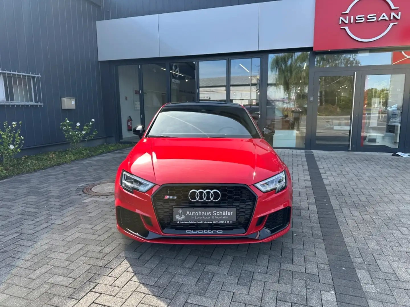 Audi RS3 Lim. Quattro AD El. Panodach Navi Leder Digitales Rot - 2