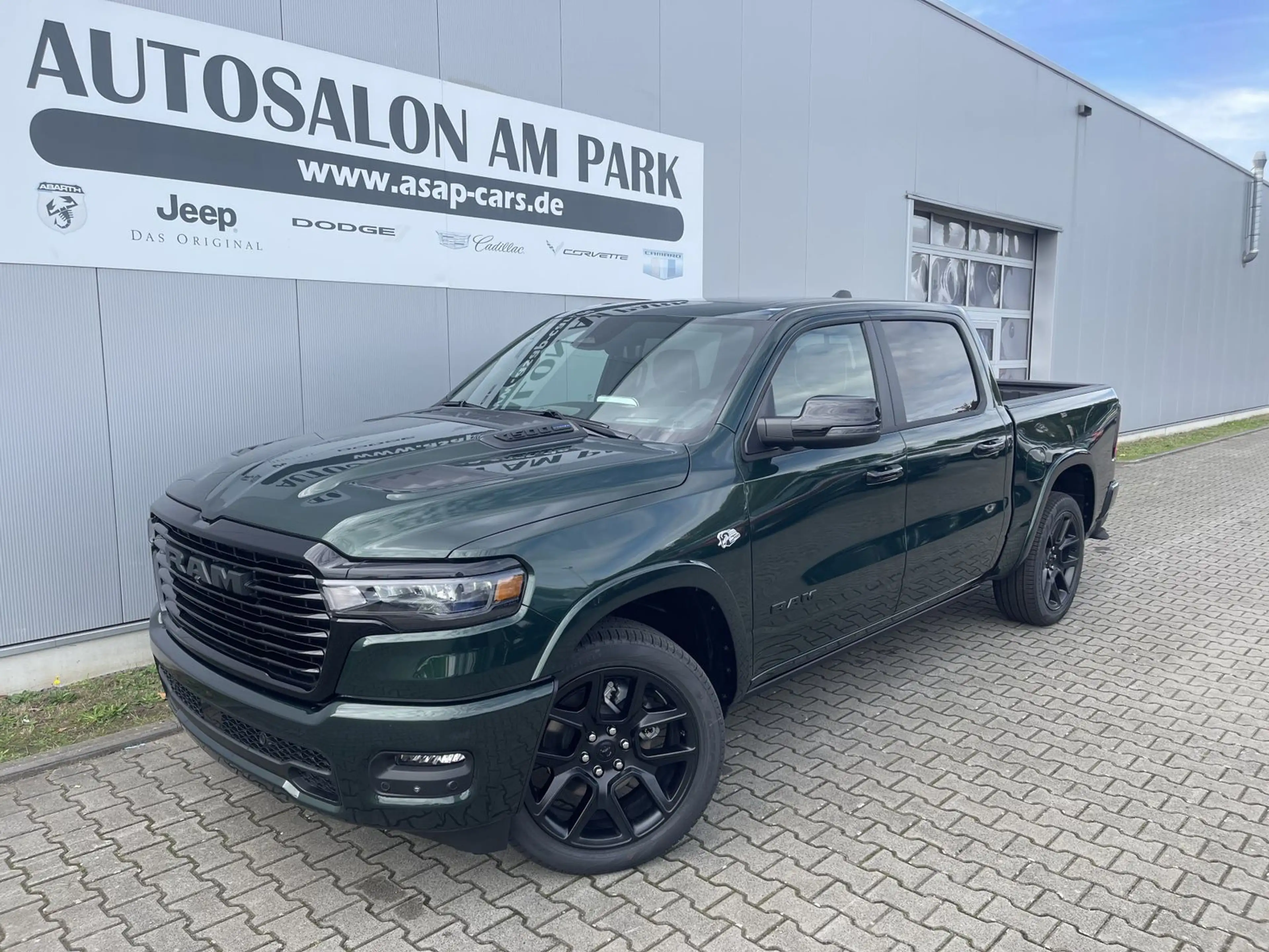 Dodge RAM 1500 Laramie Night 5.7 V8 MJ26