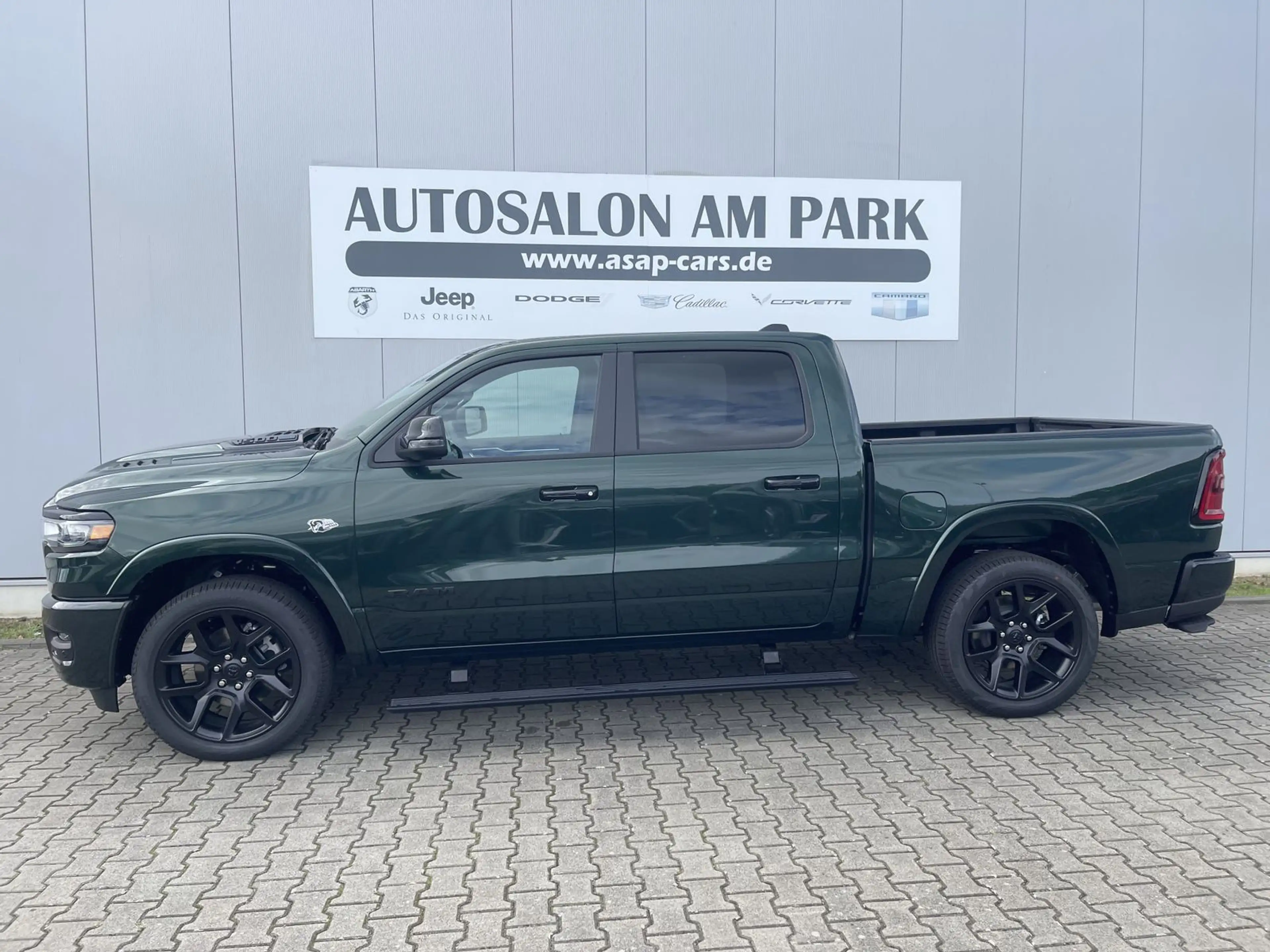Dodge RAM 1500 Laramie Night 5.7 V8 MJ26 — photo 3
