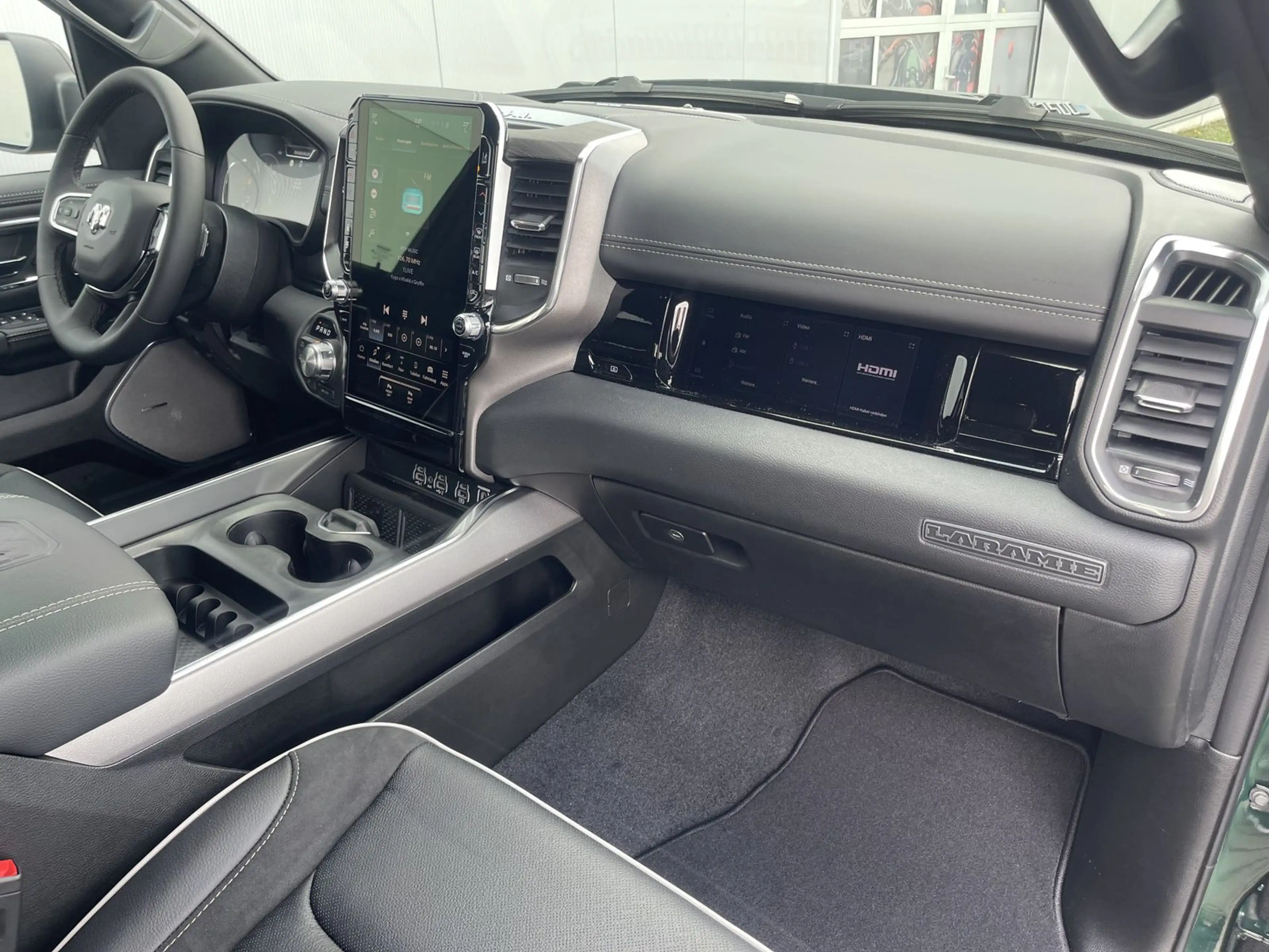 Dodge RAM 1500 Laramie Night 5.7 V8 MJ26 — photo 9
