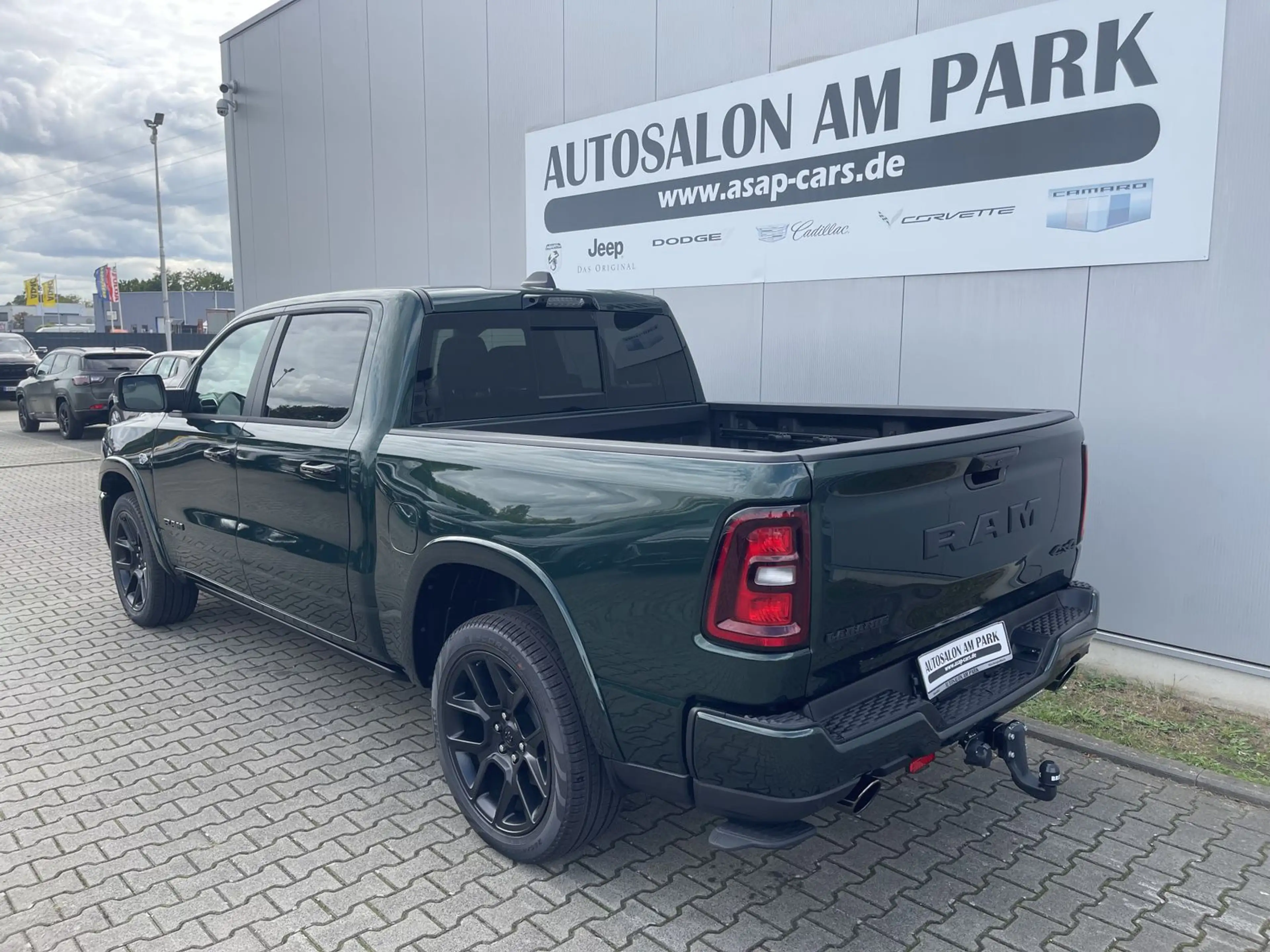 Dodge RAM 1500 Laramie Night 5.7 V8 MJ26 — photo 13