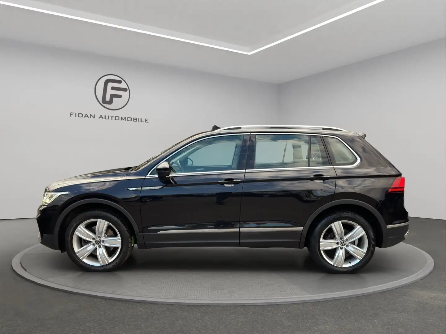 Volkswagen Tiguan Elegance 4M*Virtual*Pano*Matrix*AHK*HUD* Schwarz - 2