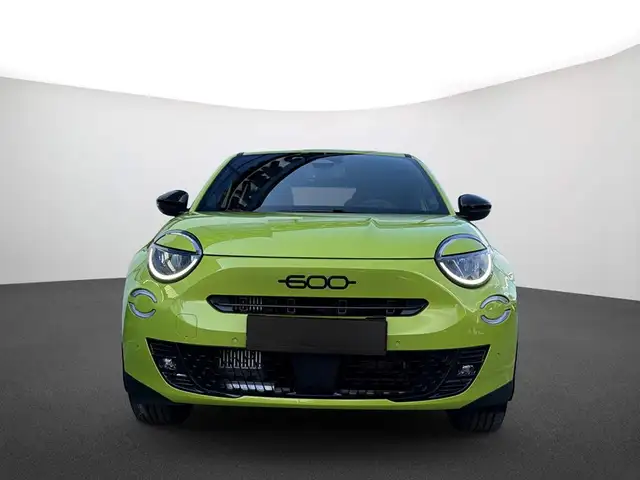 Fiat 600 view 3