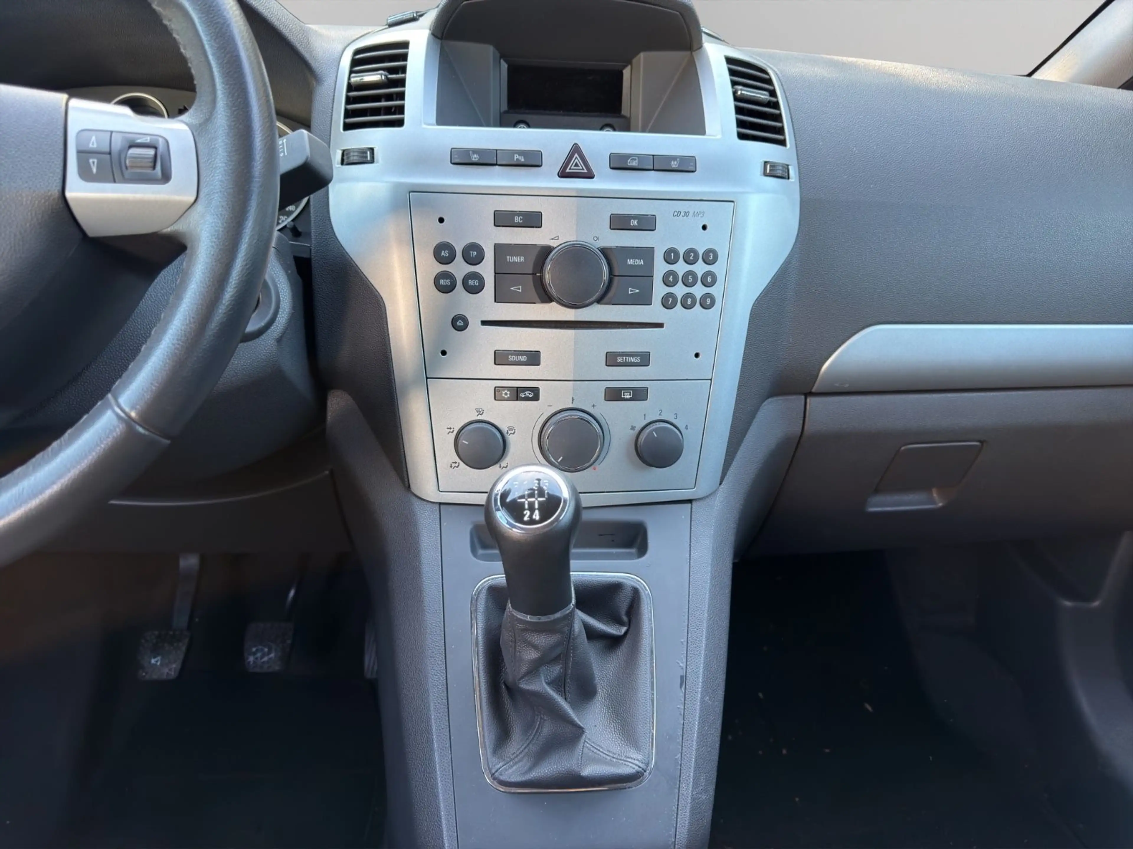Opel Zafira 1.6 B Family 7.Sitzer TÜV NEU PDC Klima — photo 14