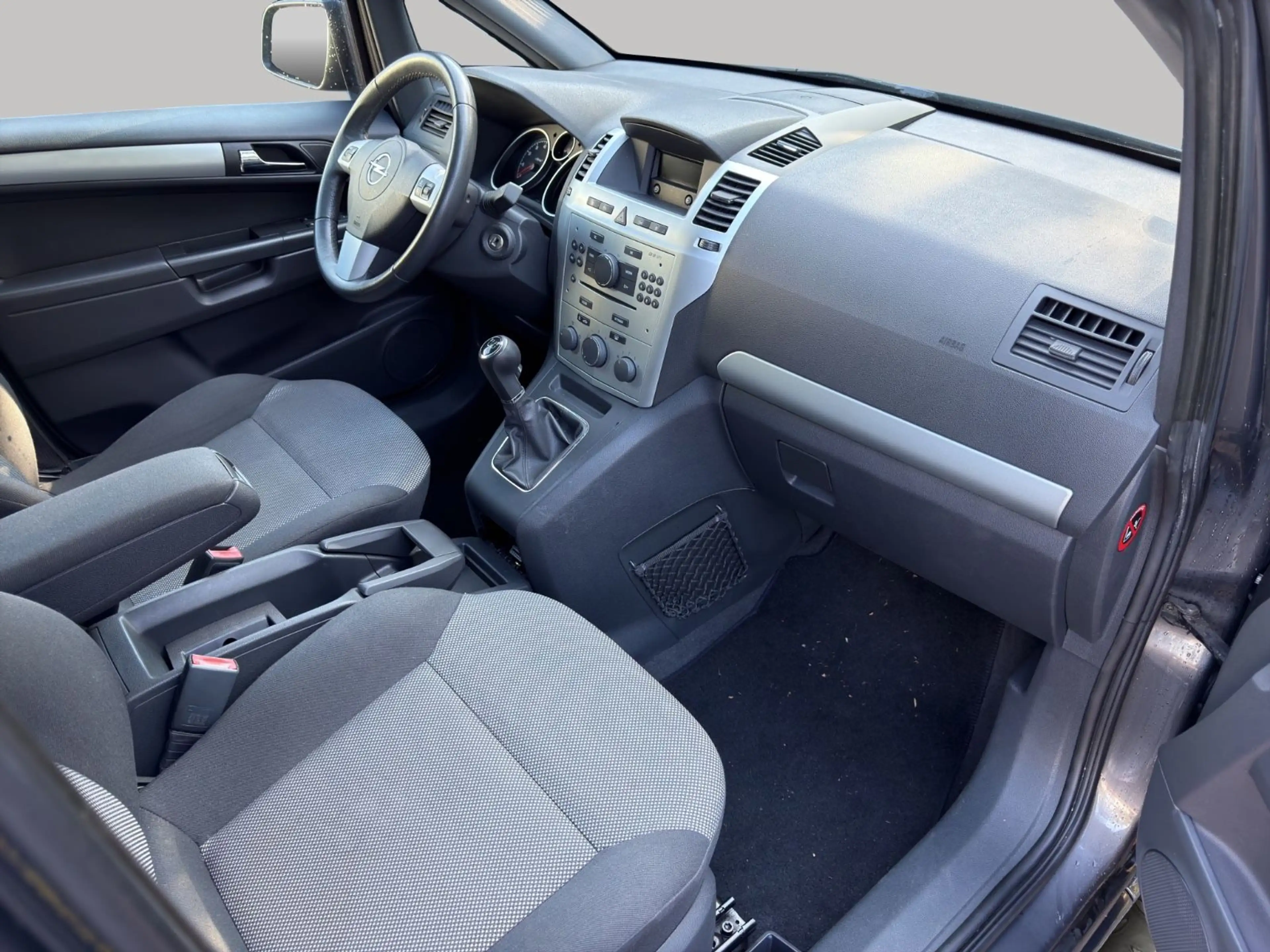 Opel Zafira 1.6 B Family 7.Sitzer TÜV NEU PDC Klima — photo 11