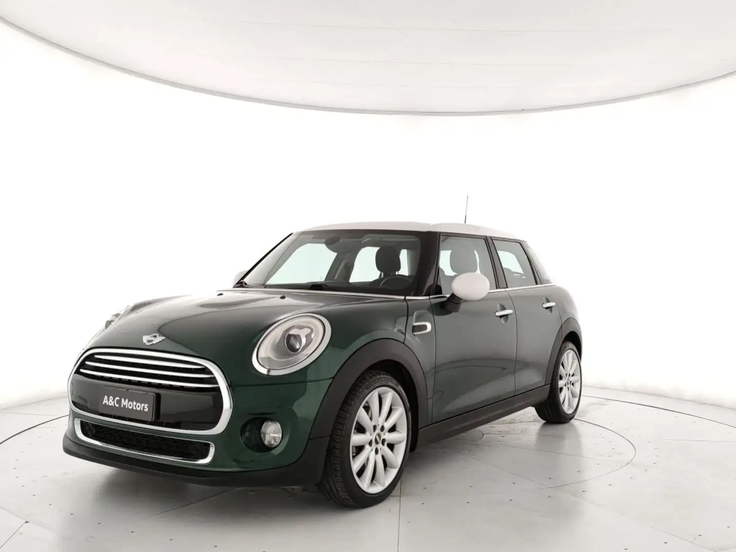 MINI Cooper Mini 1.5 Cooper D Business 5 porte Verde - 1